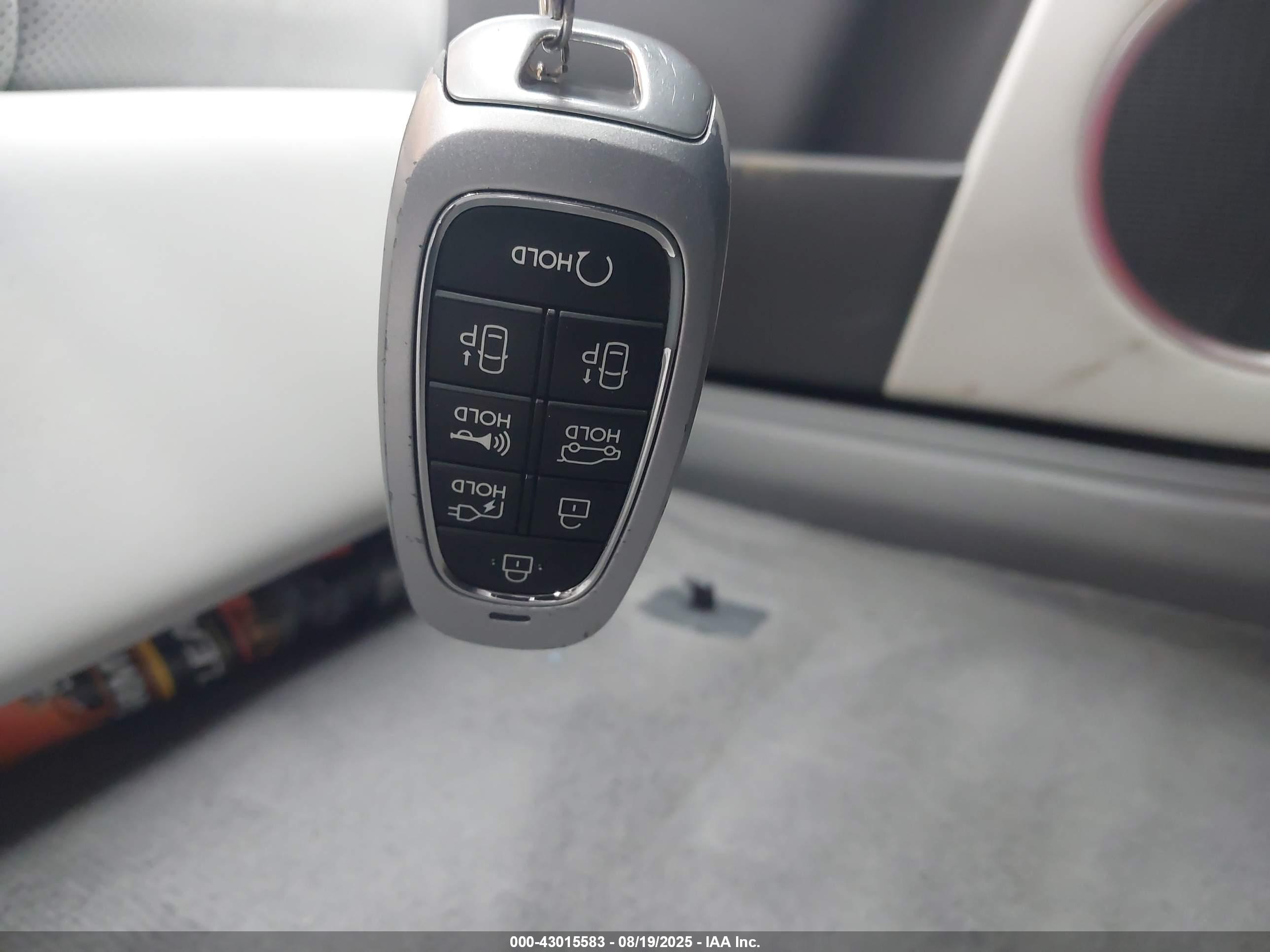 HYUNDAI IONIQ image 11