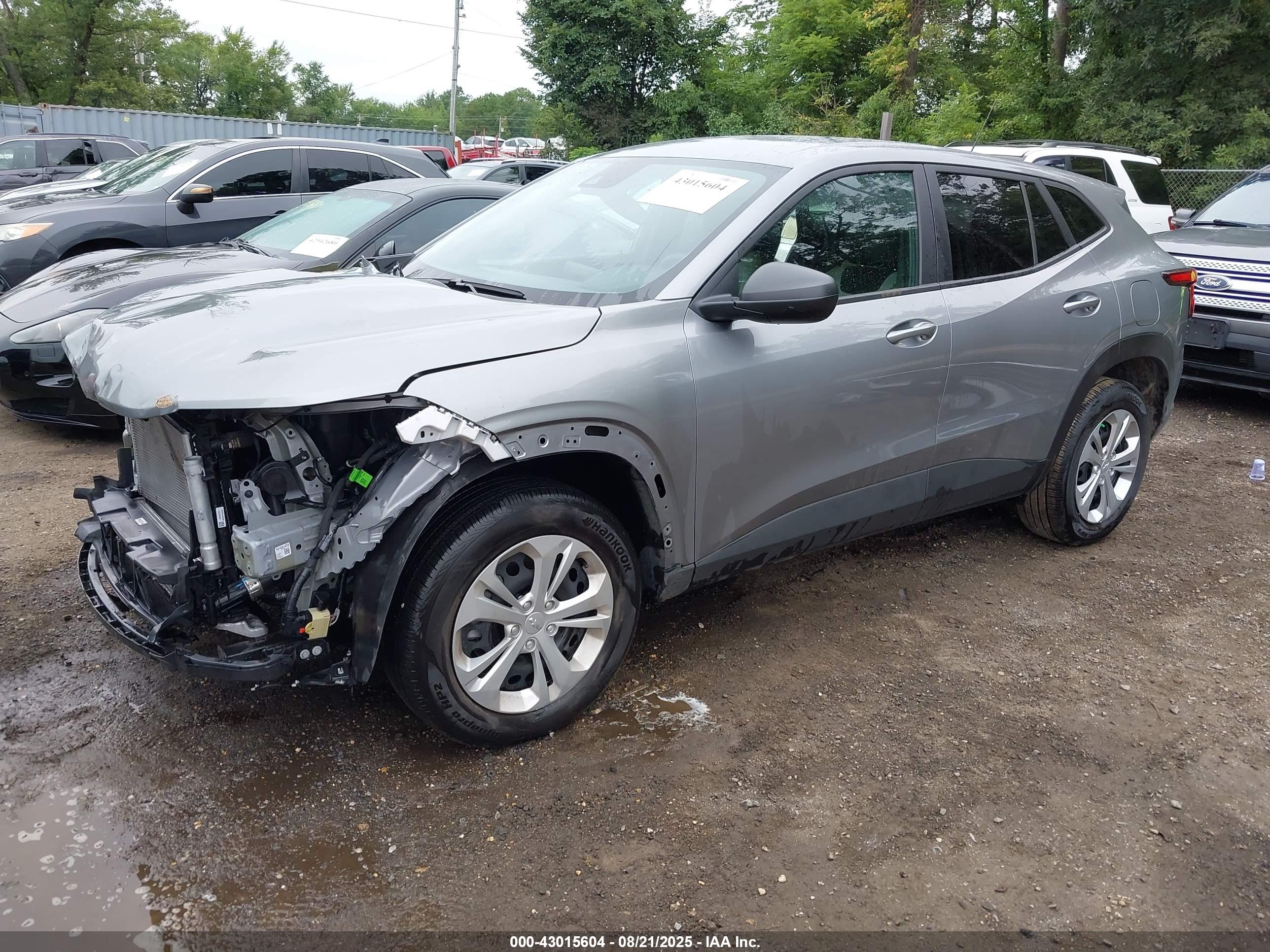 CHEVROLET TRAX image 2
