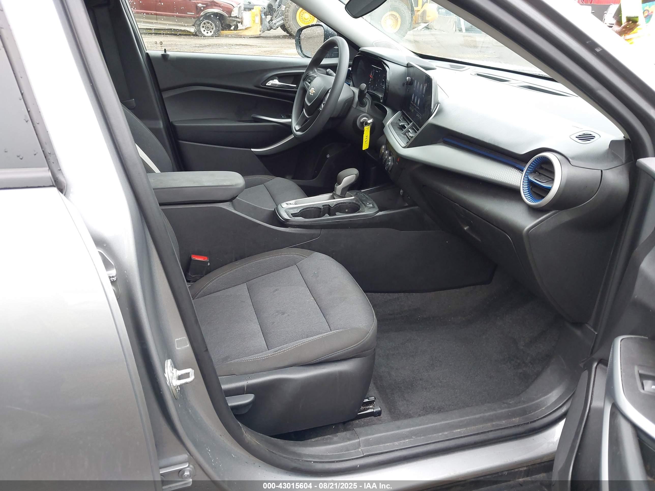 CHEVROLET TRAX image 5