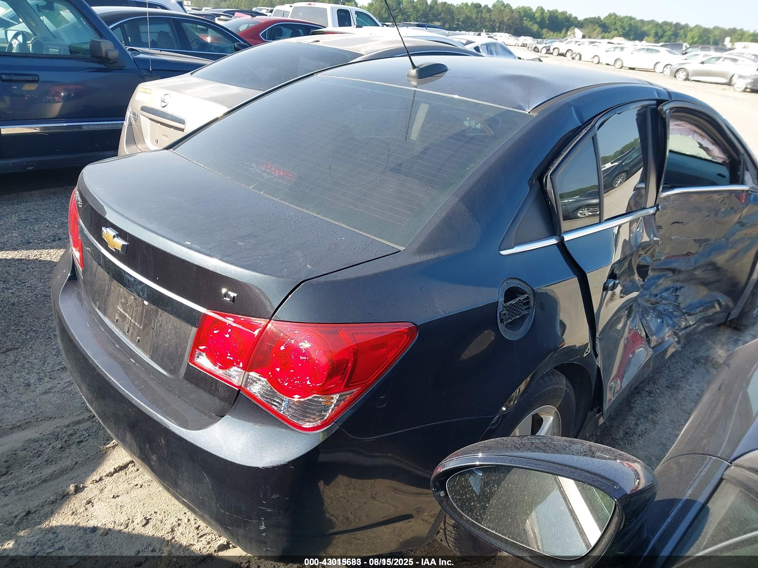 CHEVROLET CRUZE image 4