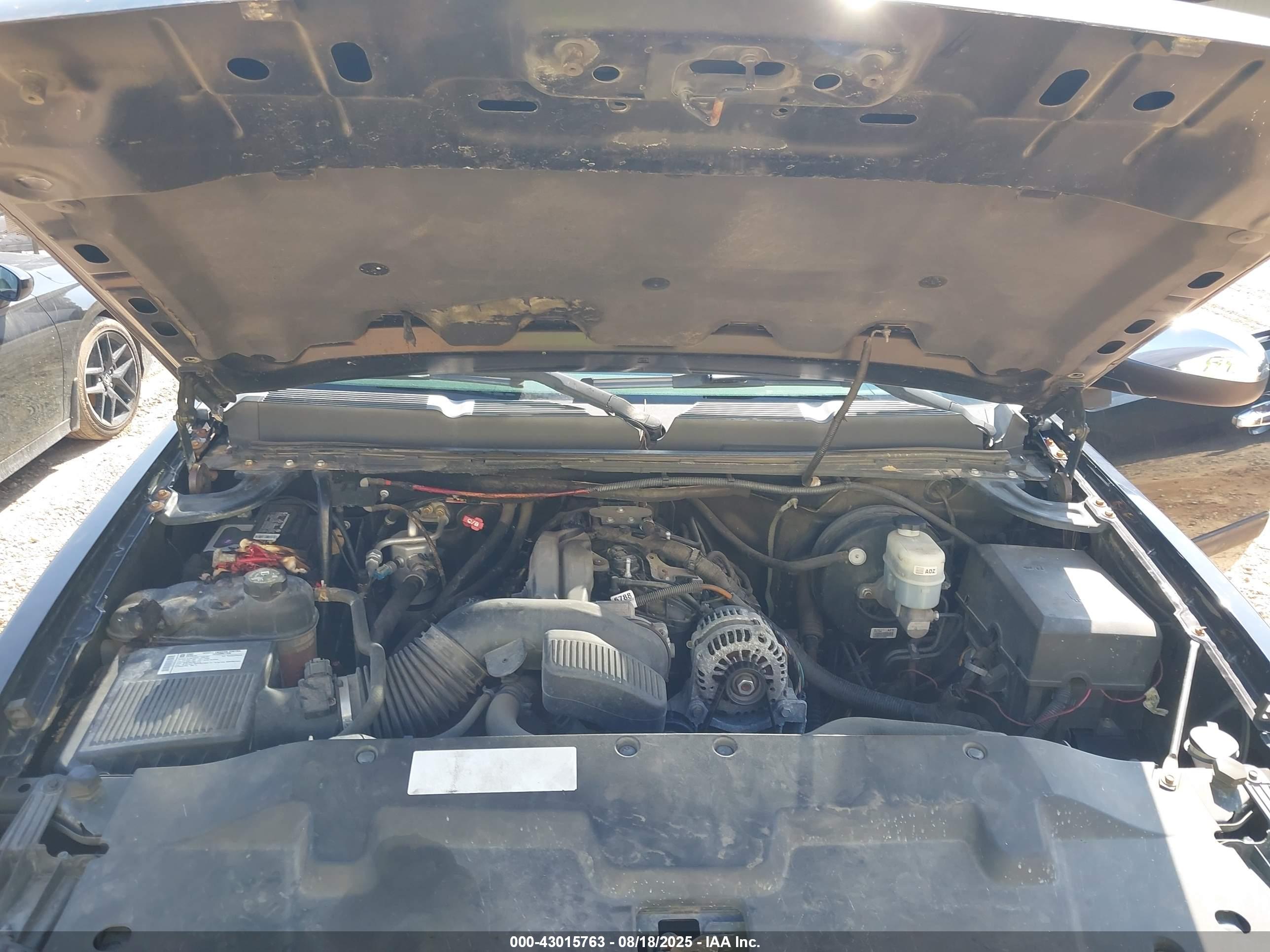 CHEVROLET SILVERADO image 10