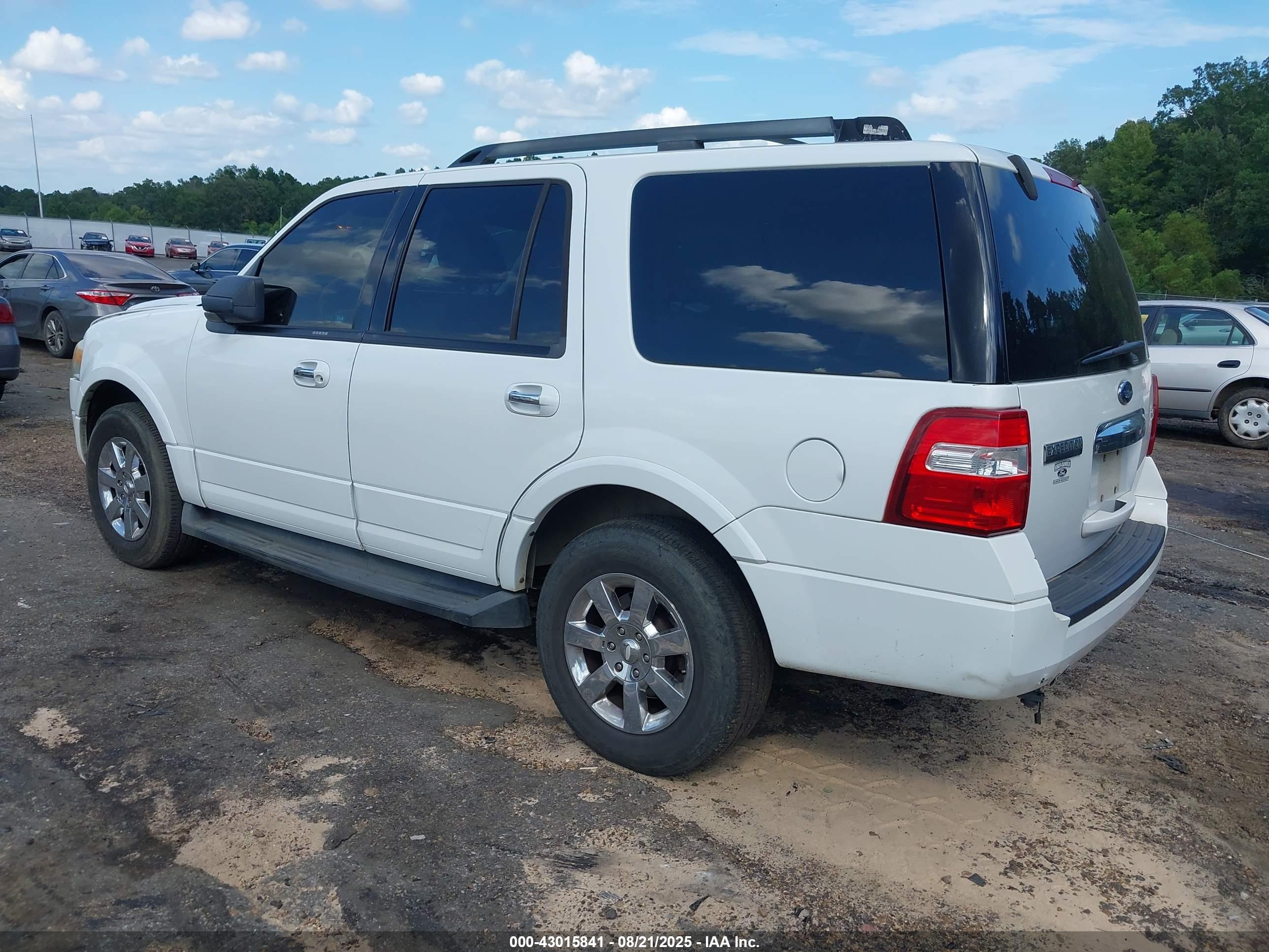 FORD EXPEDITION image 3