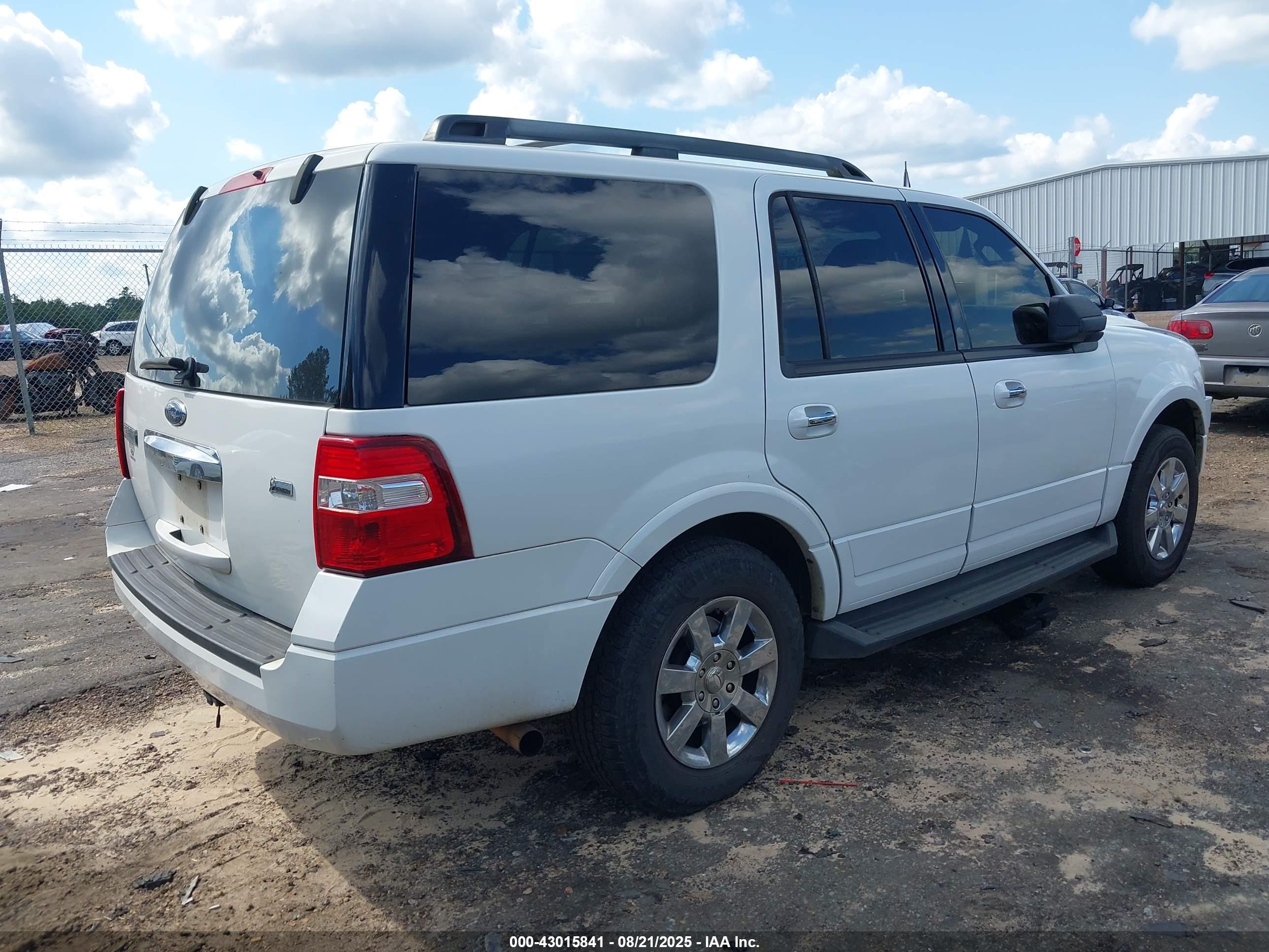 FORD EXPEDITION image 4