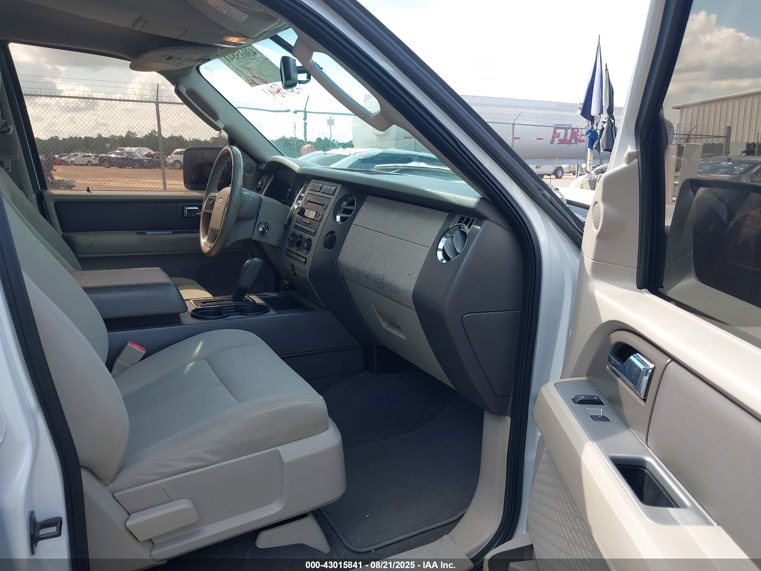 FORD EXPEDITION image 5