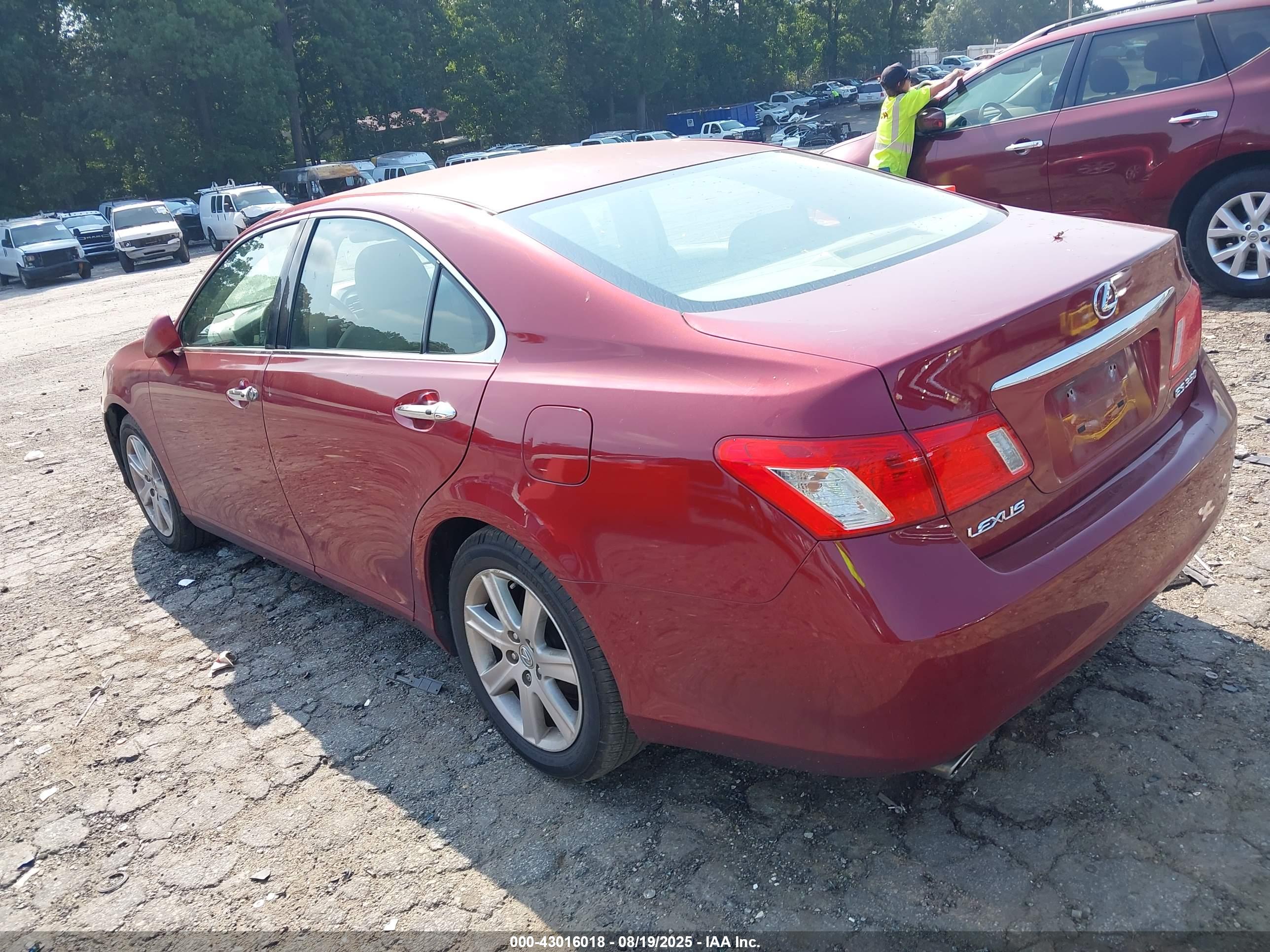 LEXUS ES image 3