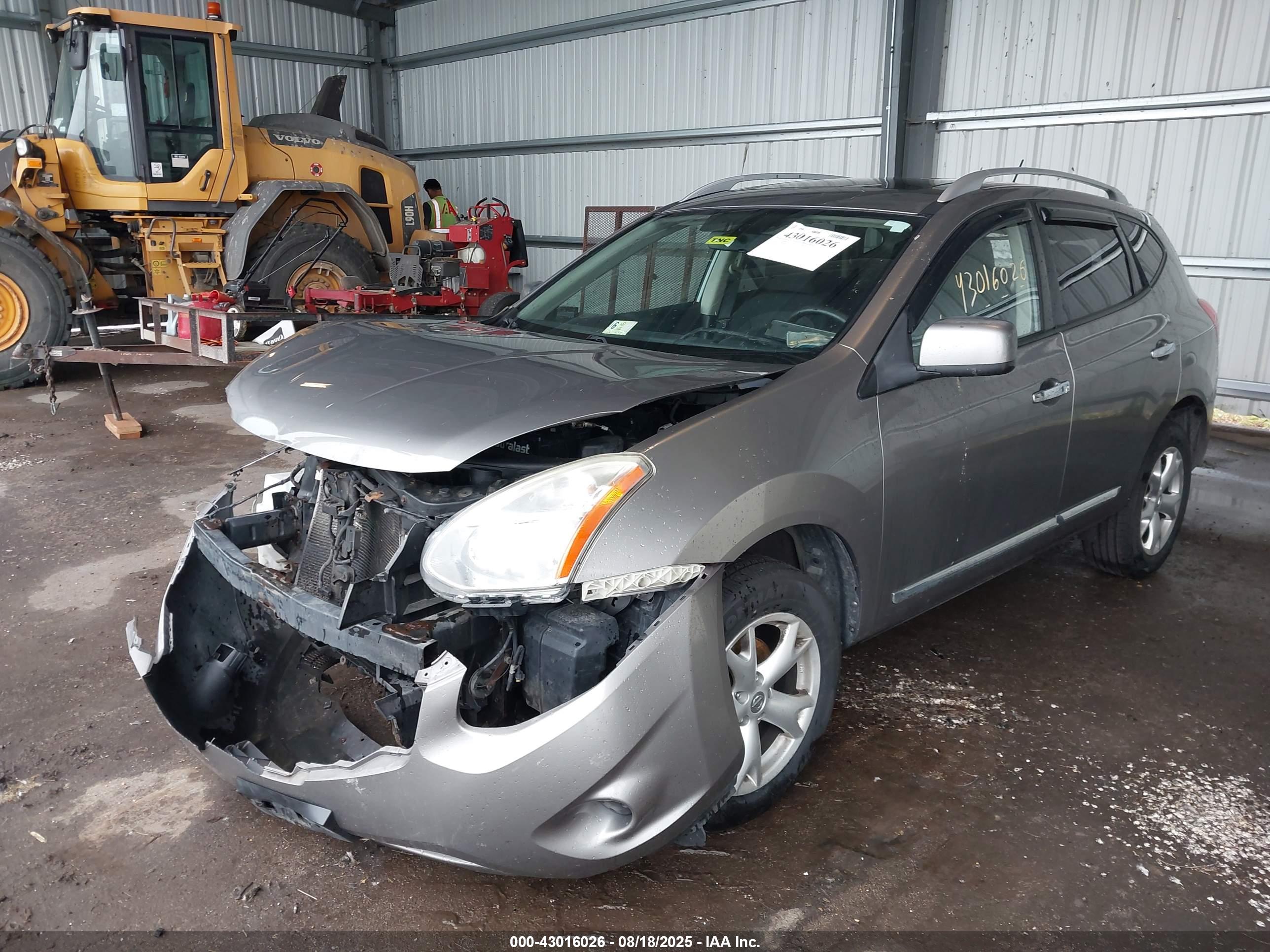 NISSAN ROGUE image 2