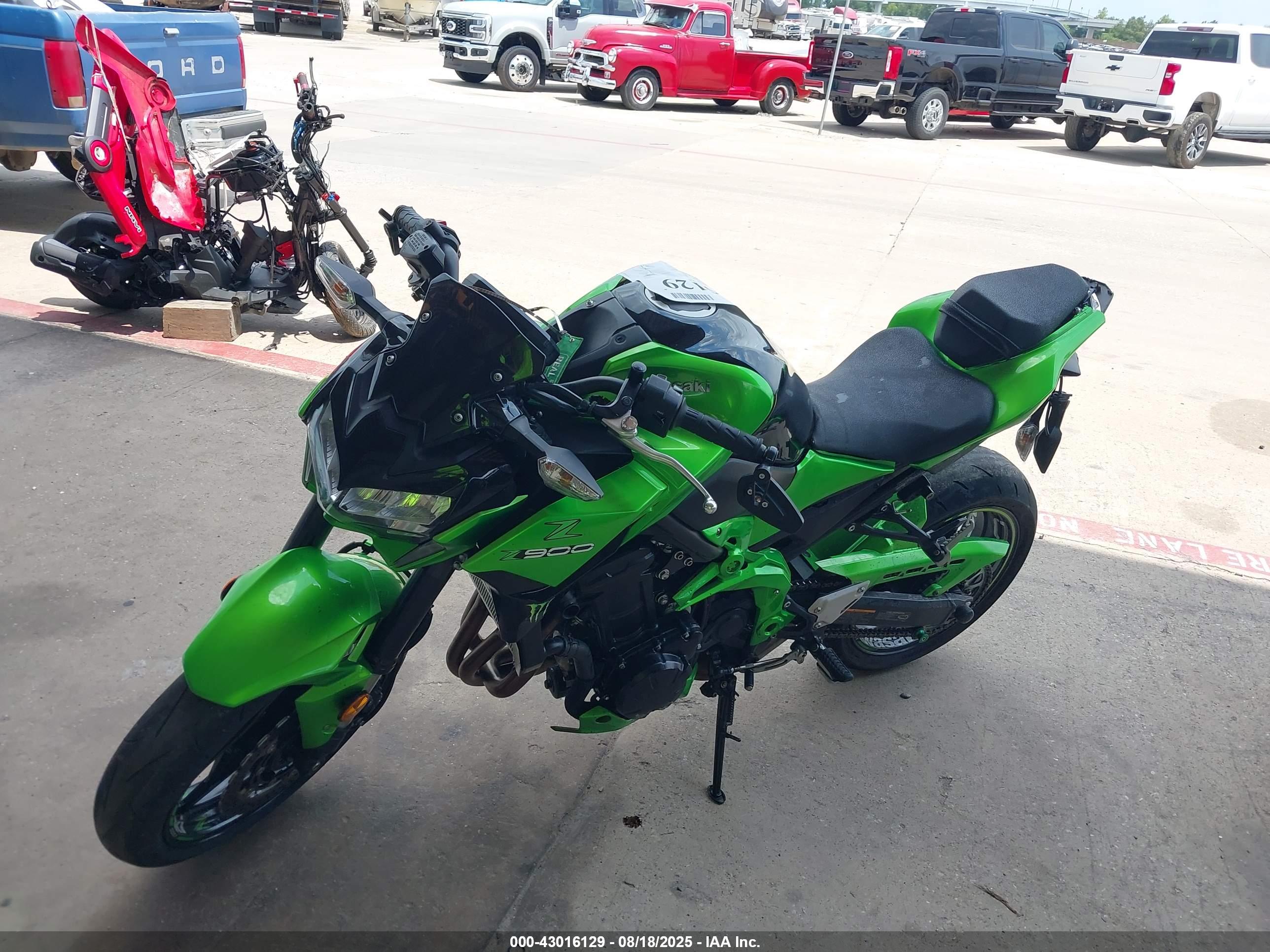 KAWASAKI ZR900 image 2