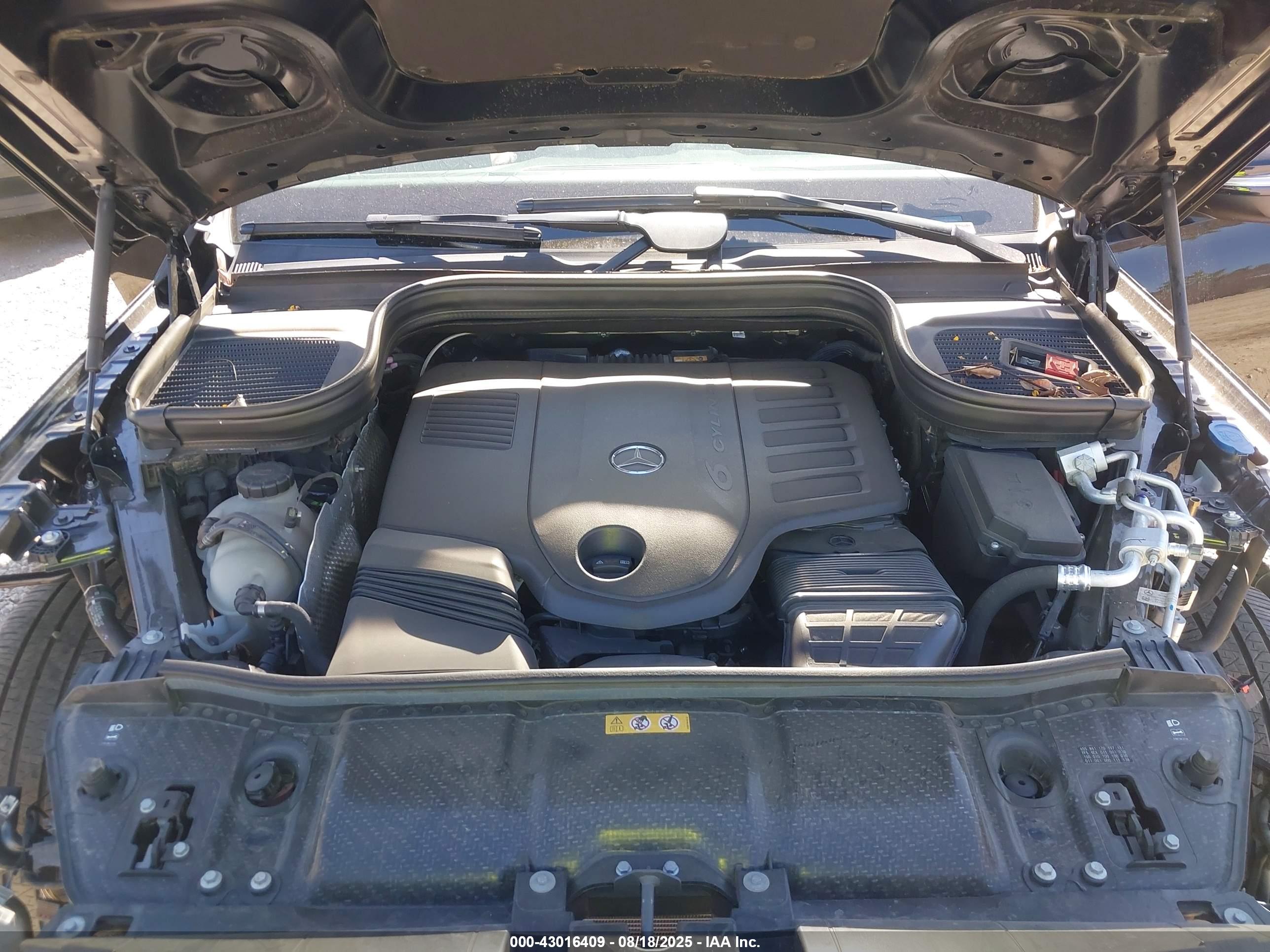 MERCEDES-BENZ GLS image 10