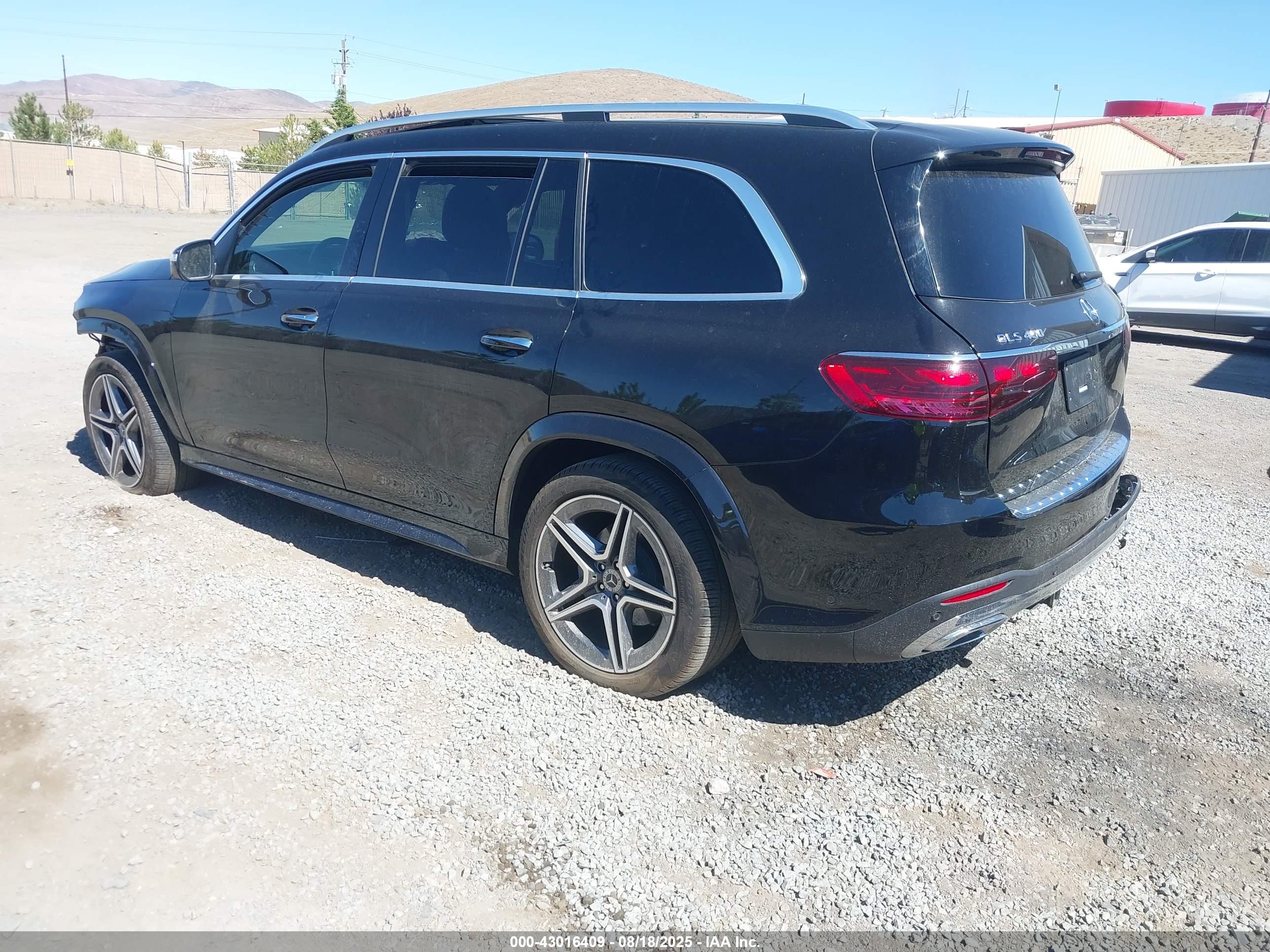 MERCEDES-BENZ GLS image 3