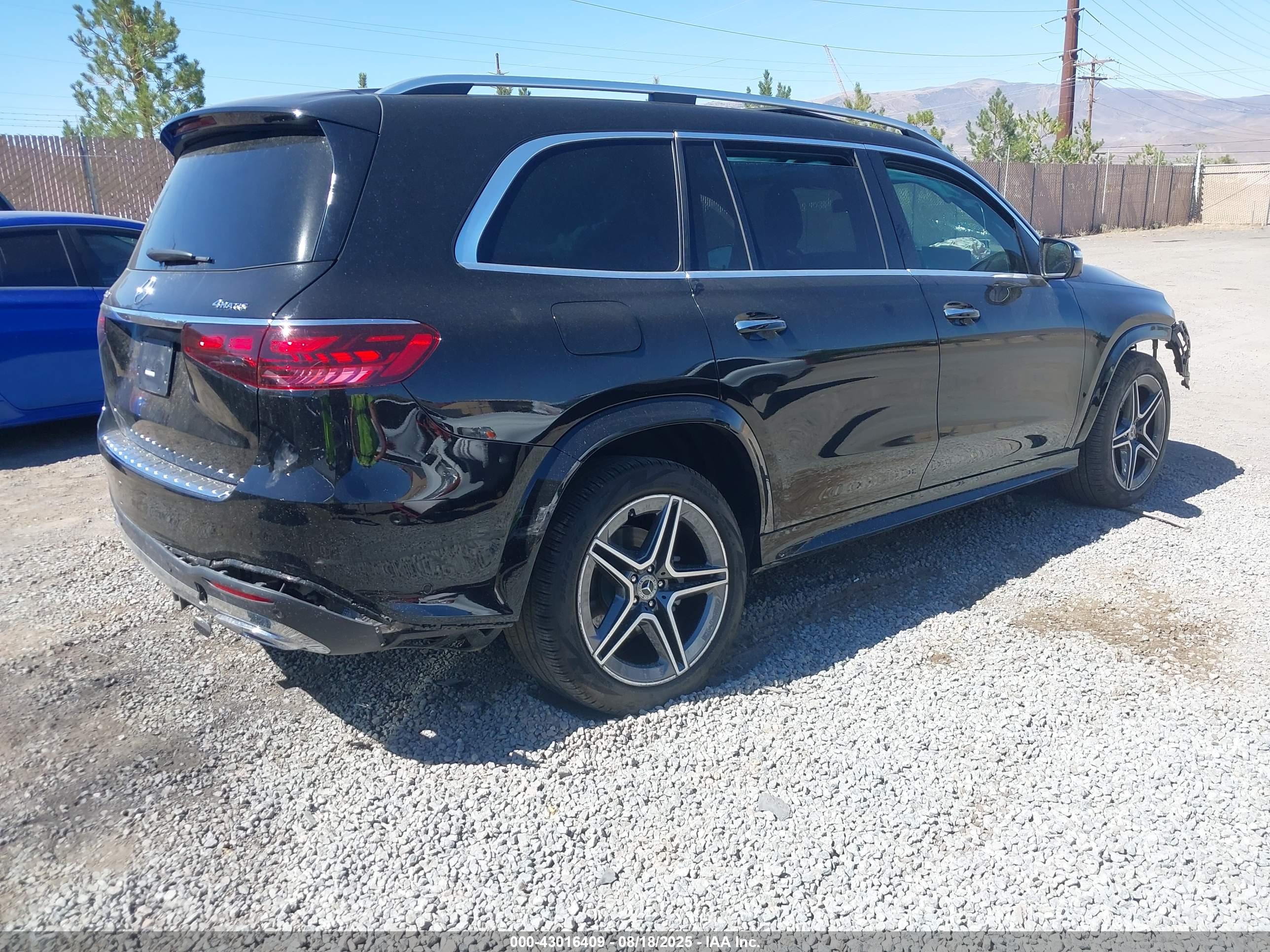 MERCEDES-BENZ GLS image 4