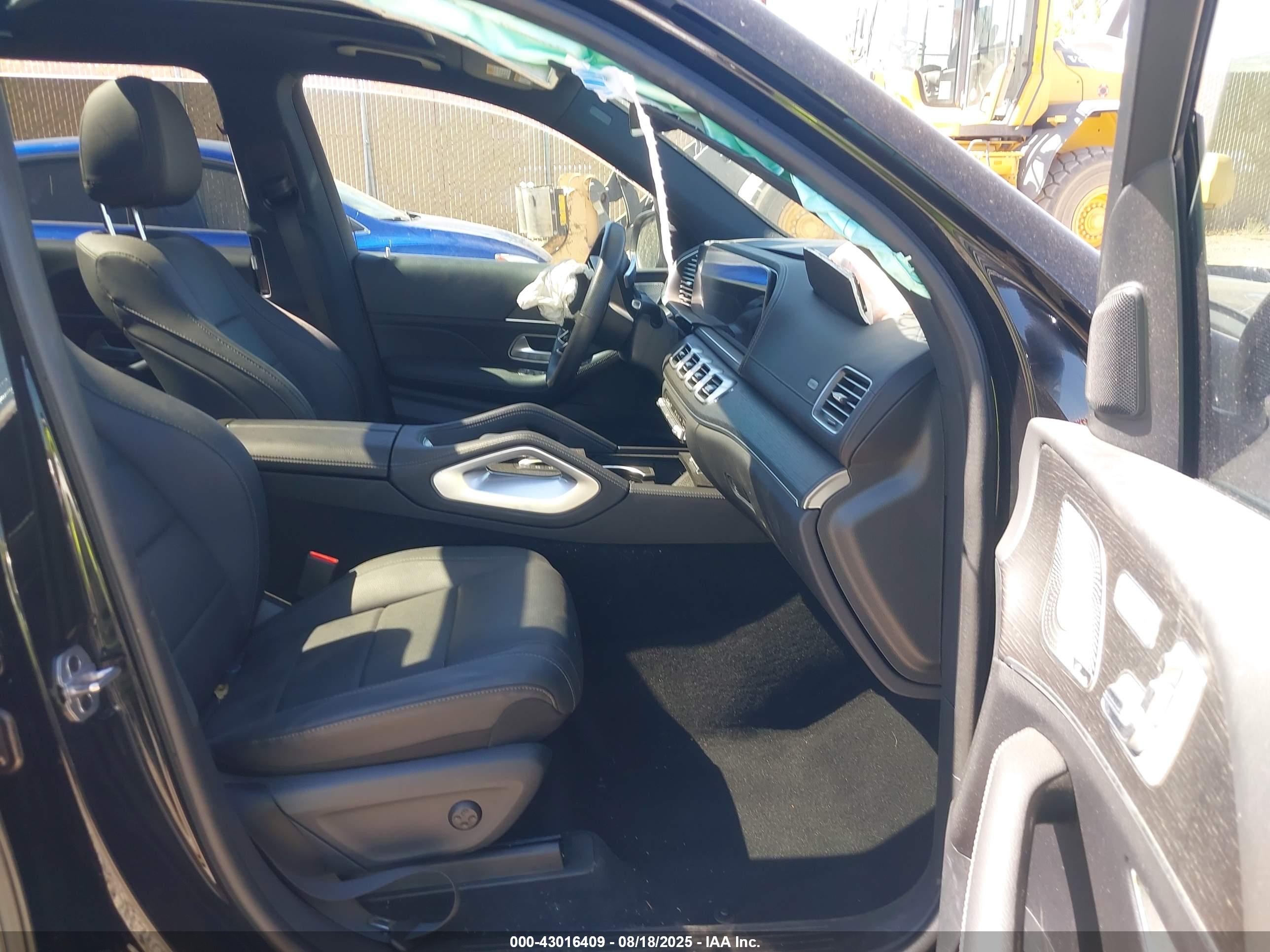 MERCEDES-BENZ GLS image 5