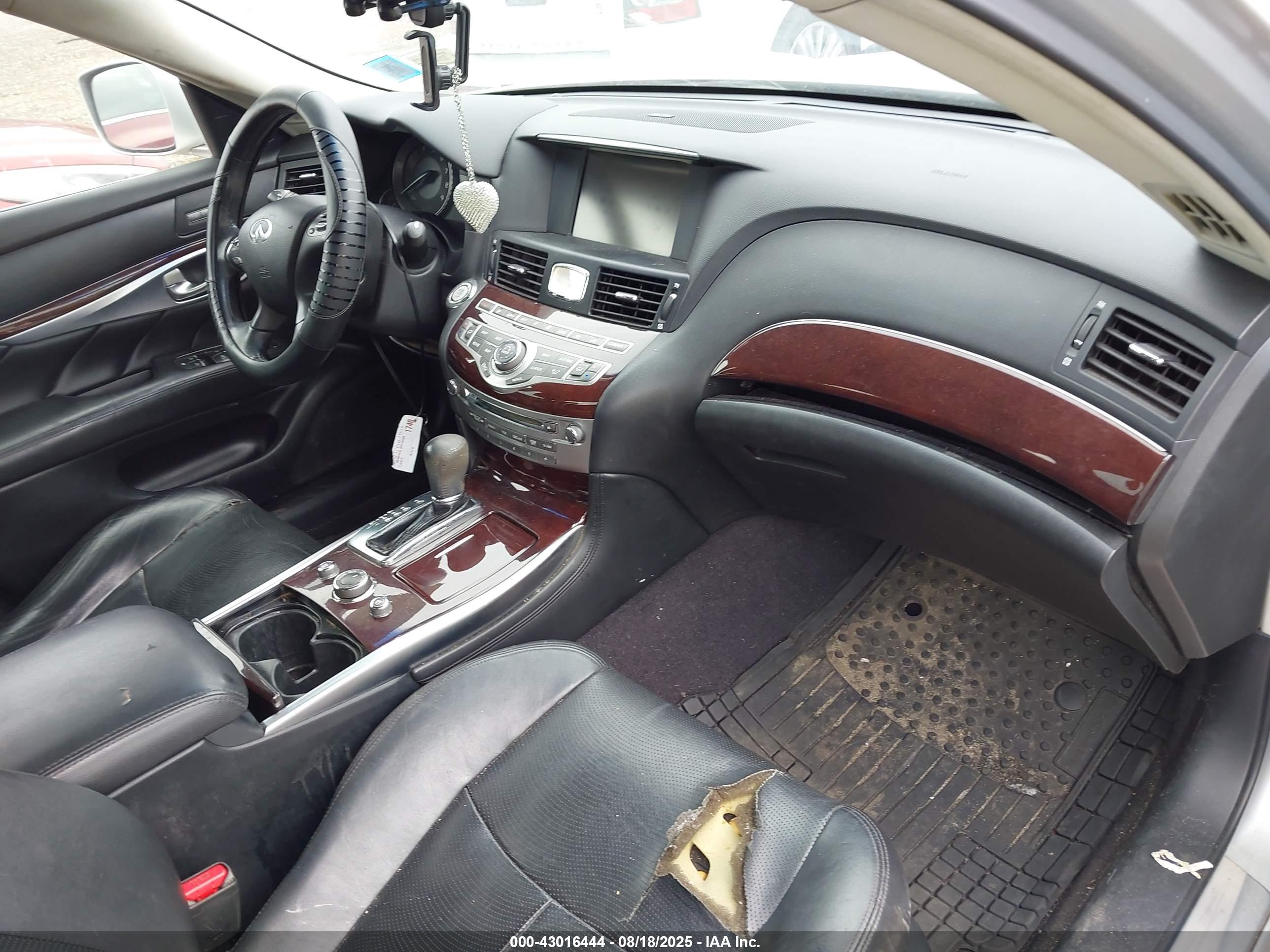INFINITI M37X image 5