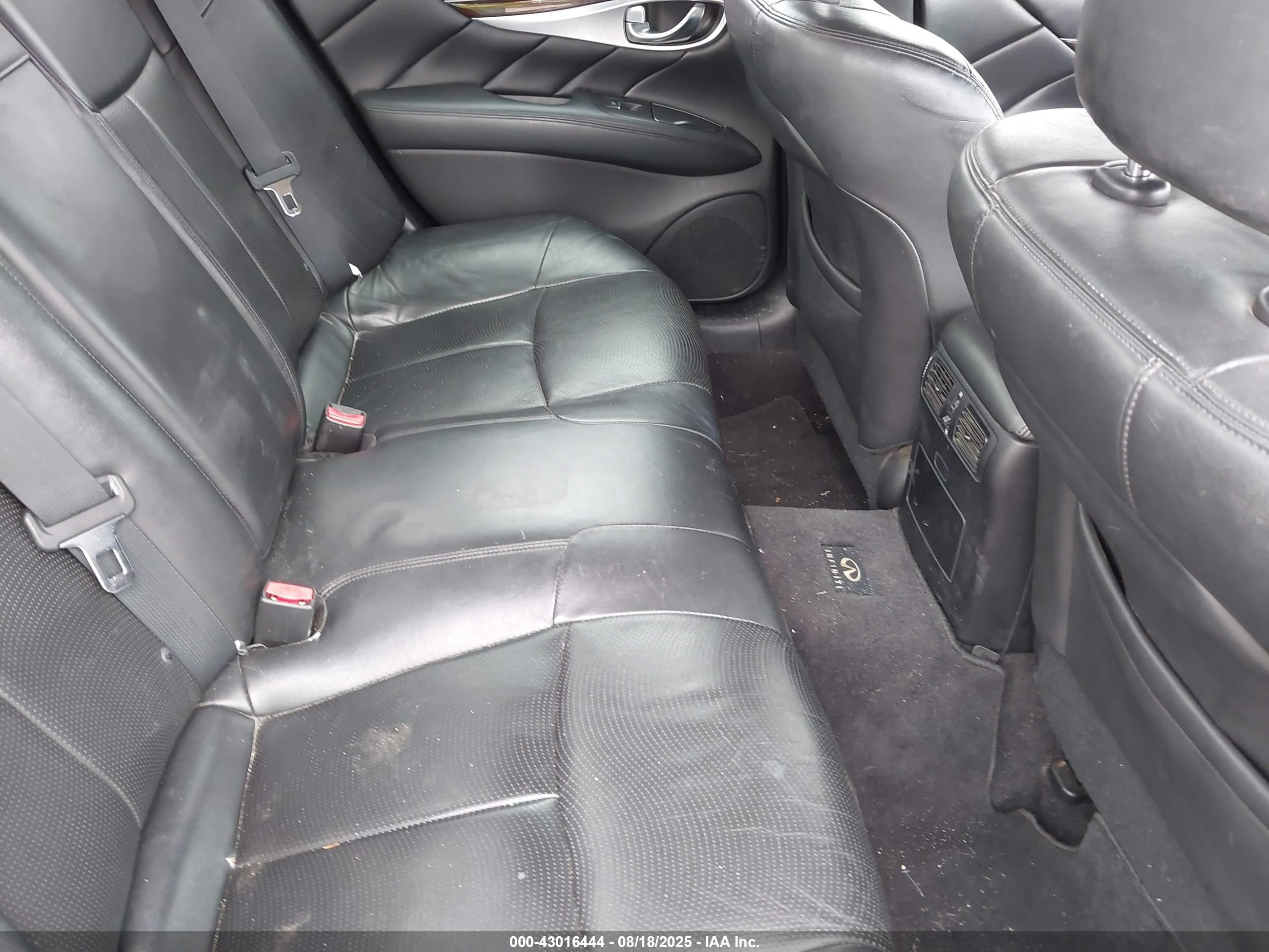 INFINITI M37X image 8
