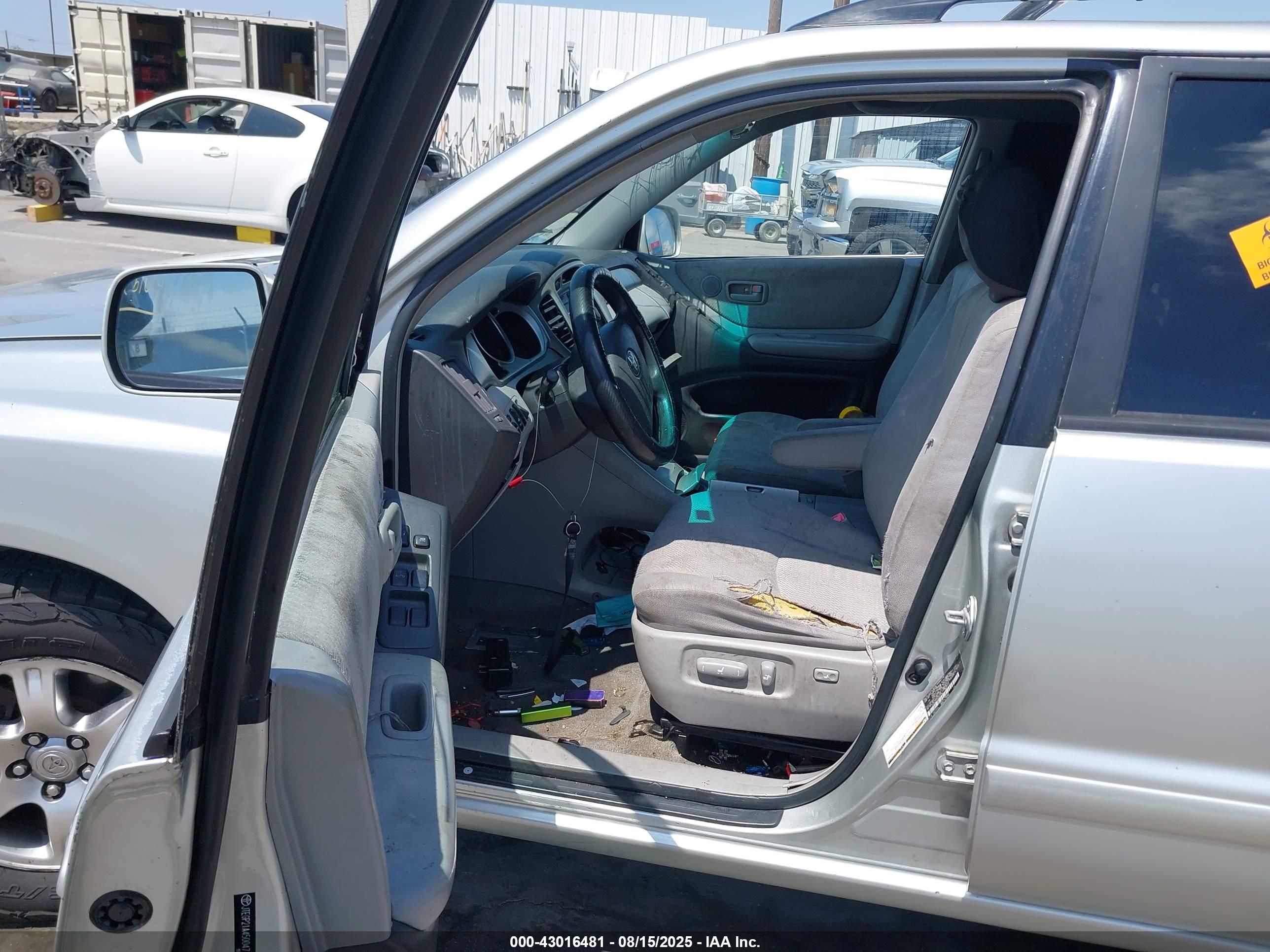 TOYOTA HIGHLANDER image 5