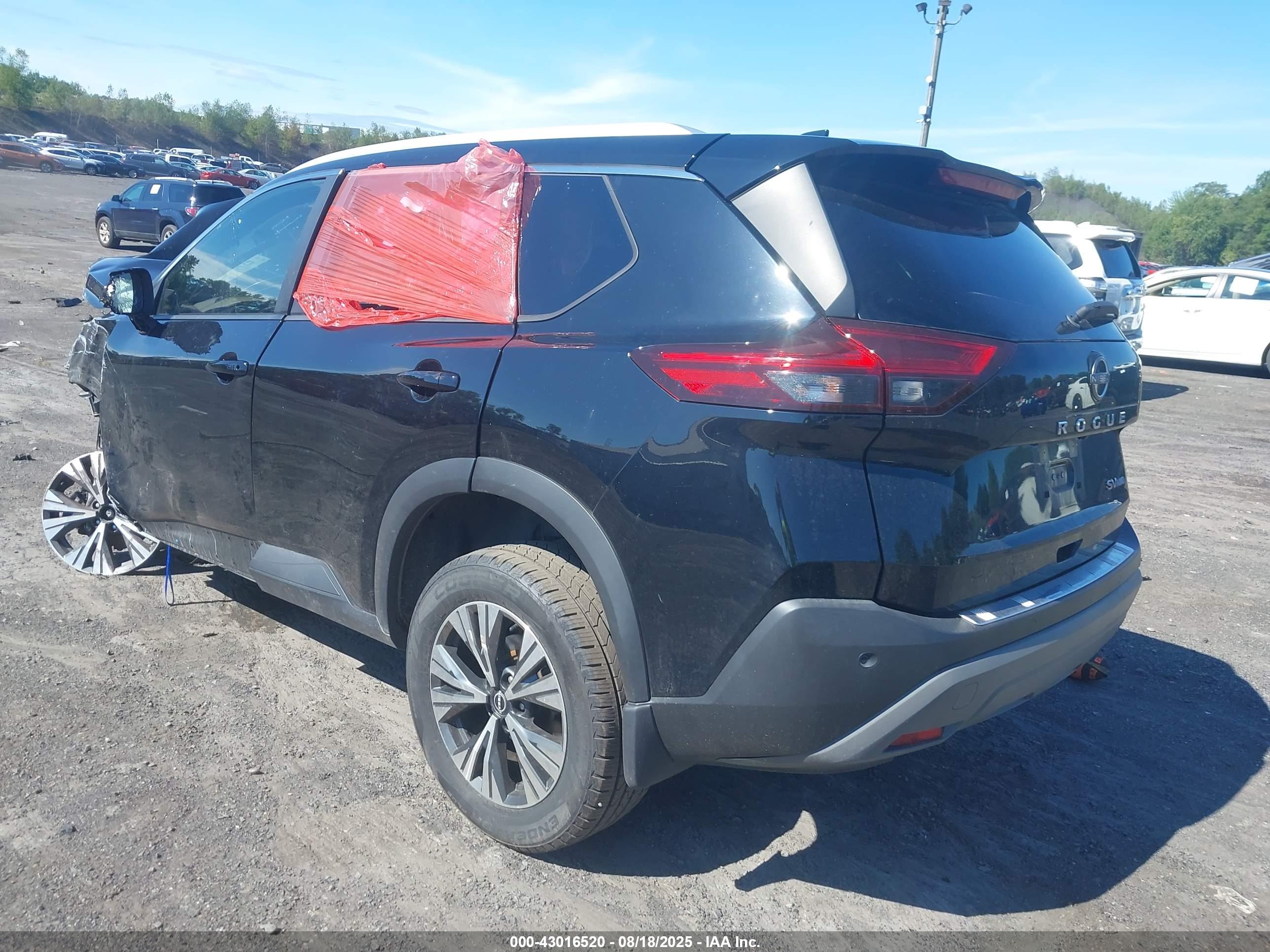 NISSAN ROGUE image 3