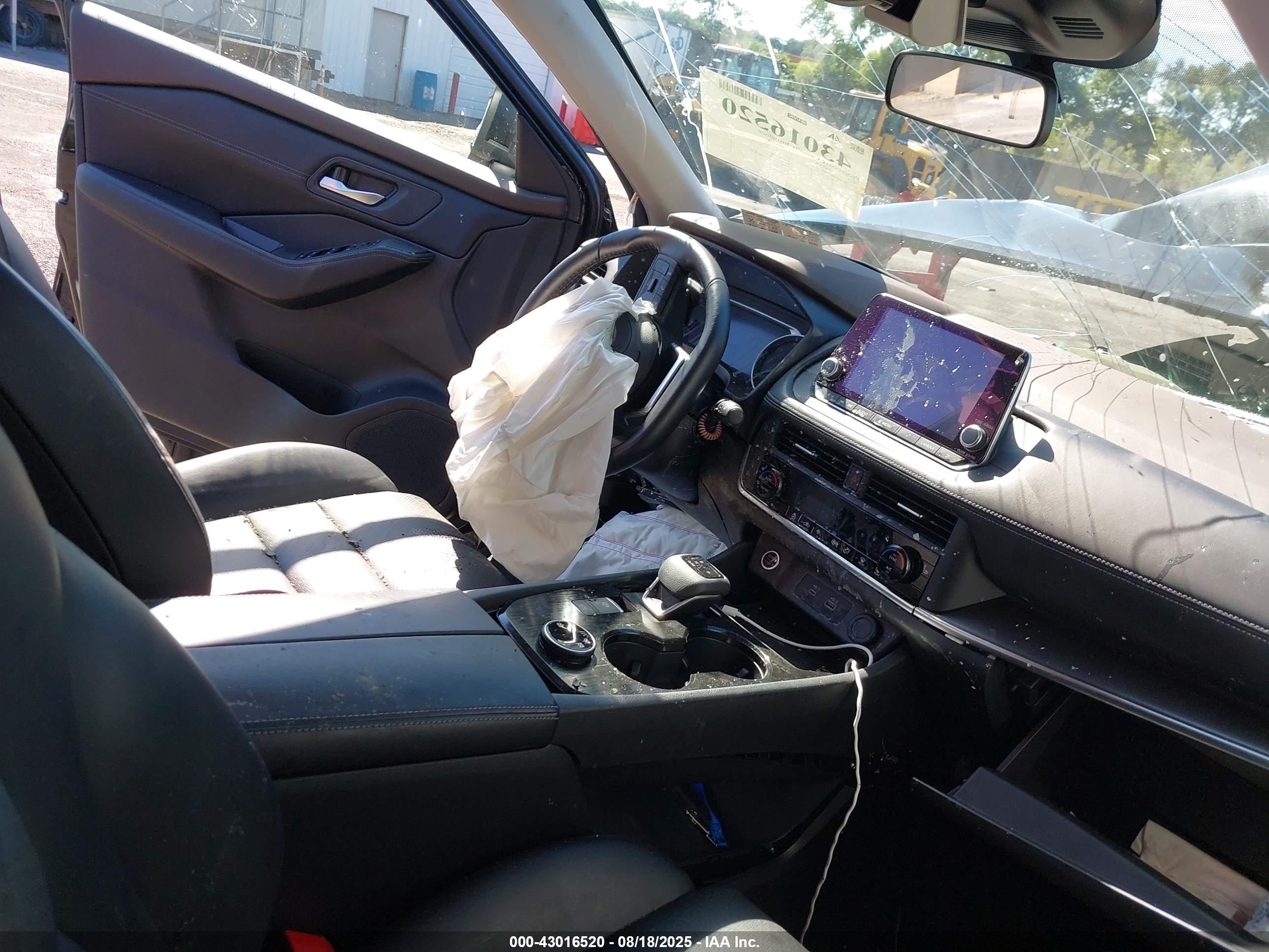 NISSAN ROGUE image 5