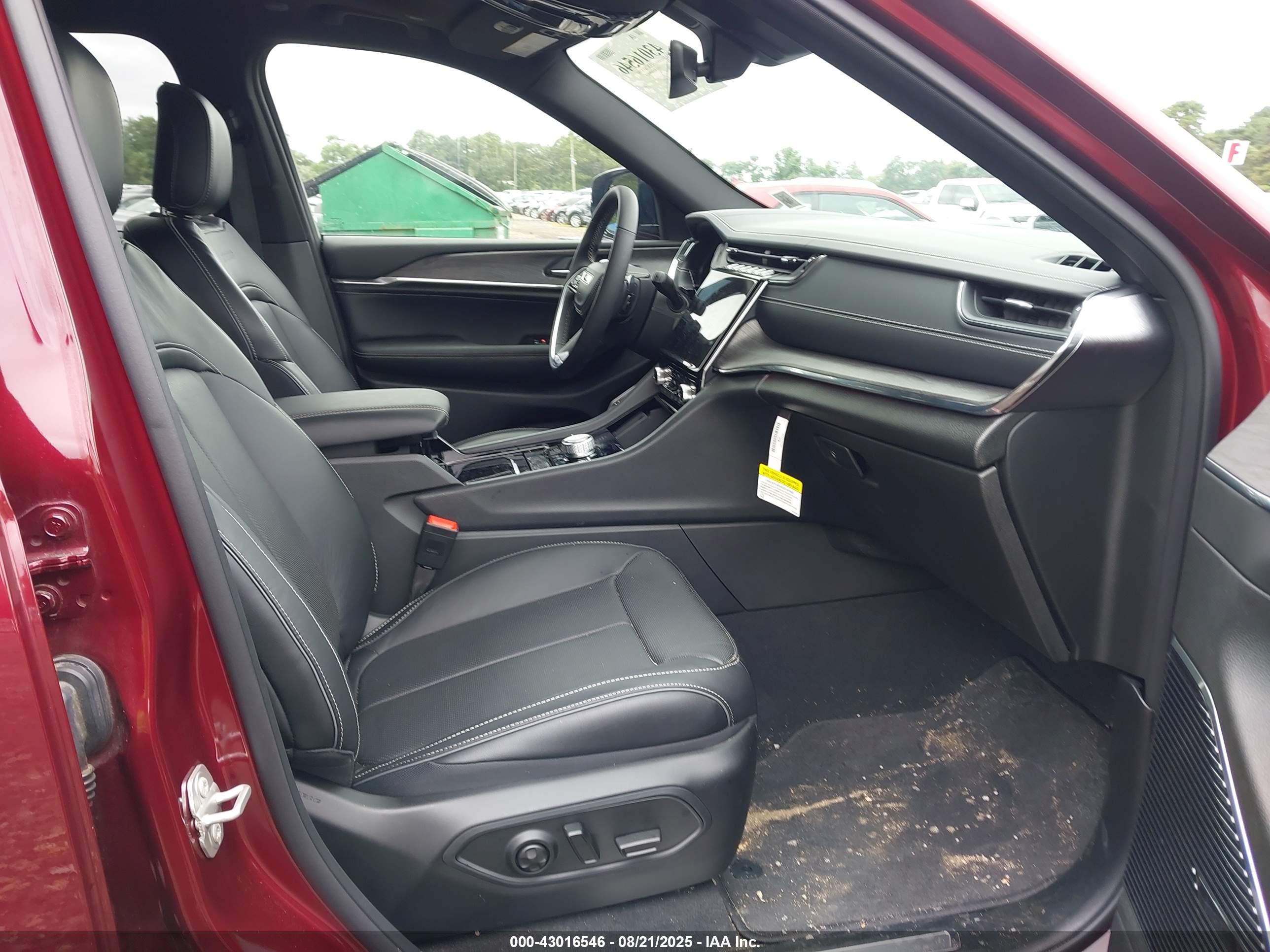 JEEP GRAND image 5
