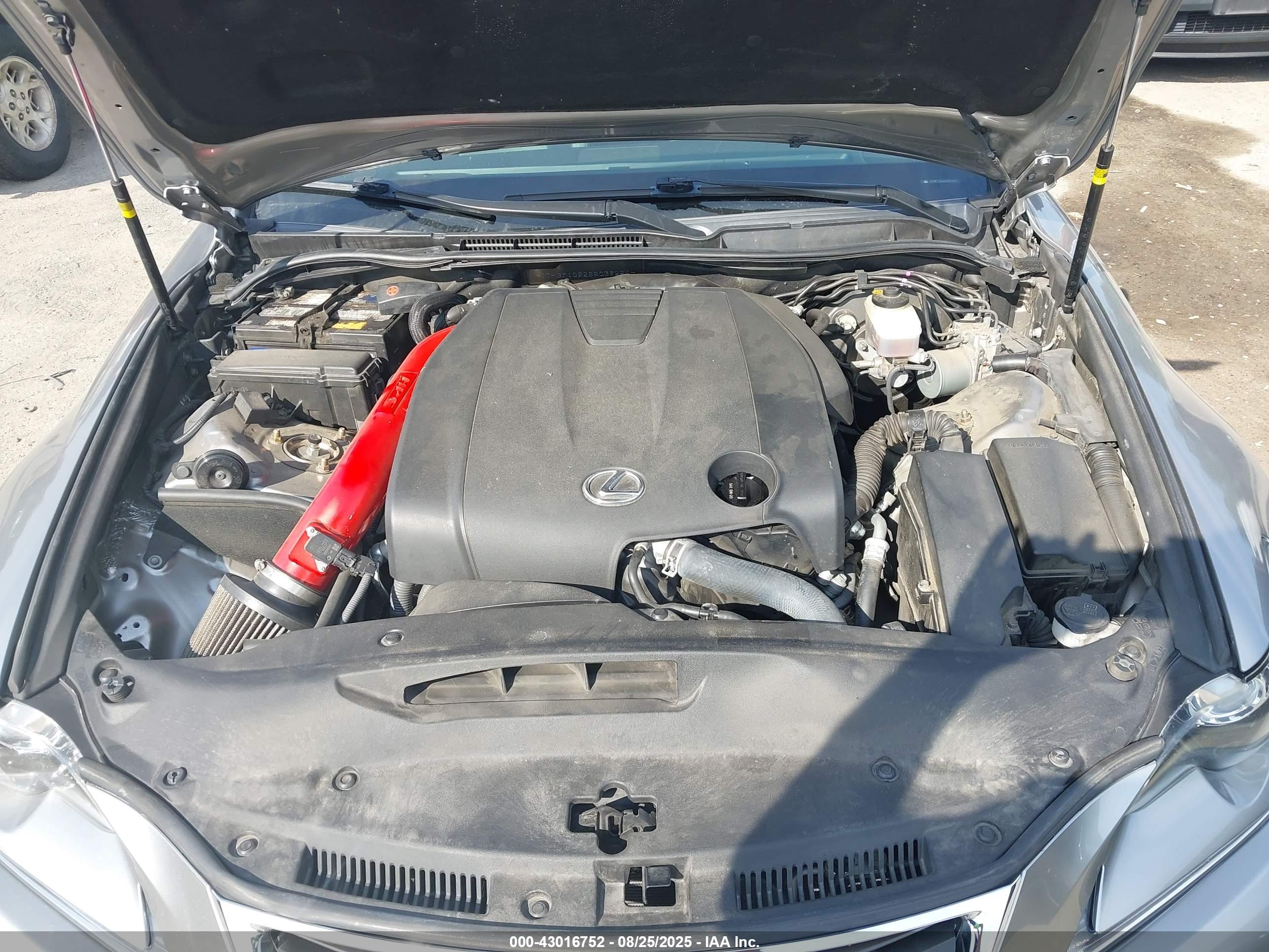 LEXUS IS image 10