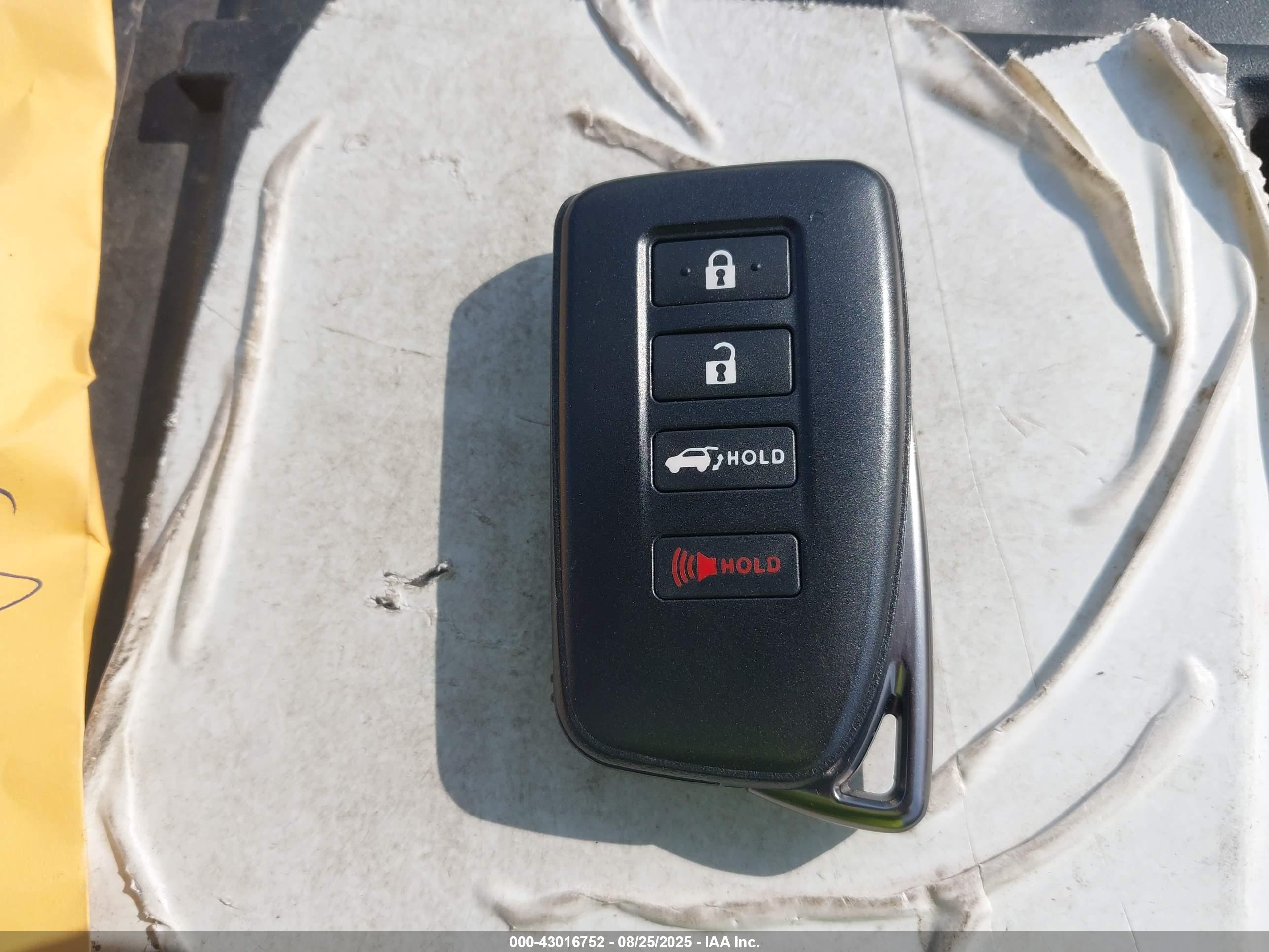 LEXUS IS image 11