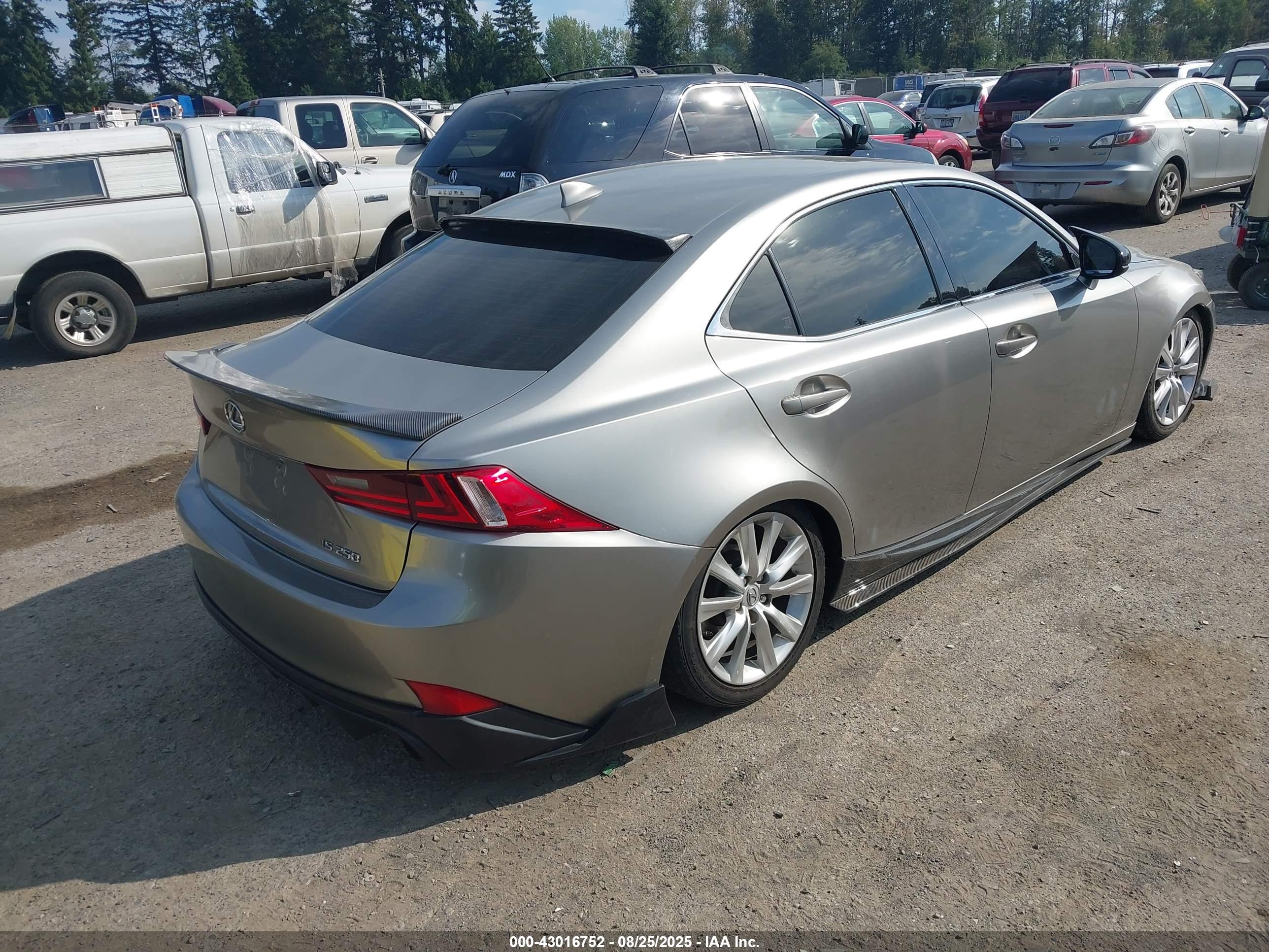LEXUS IS image 4
