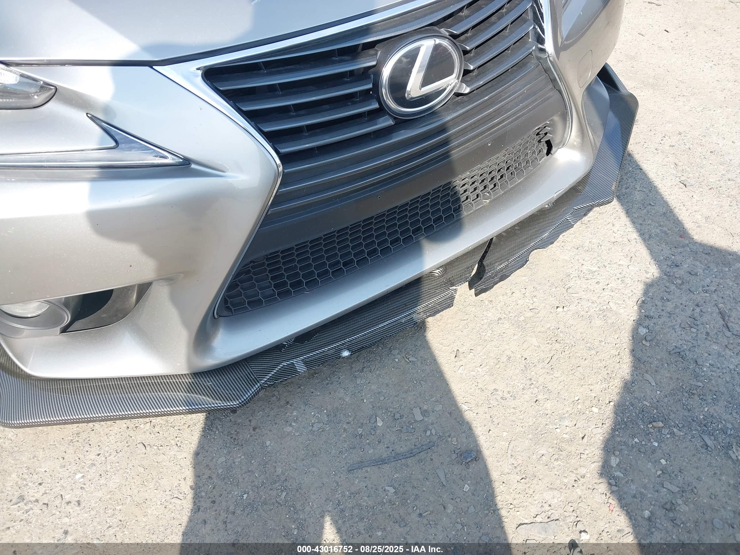LEXUS IS image 6