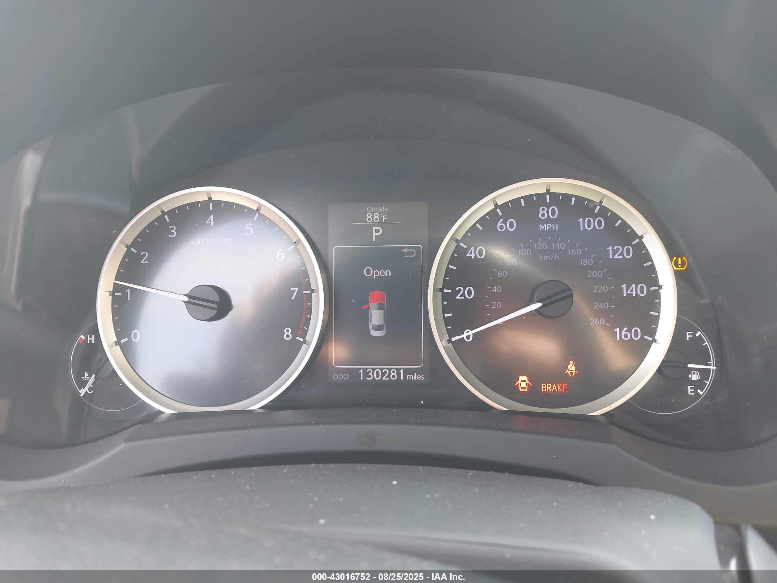 LEXUS IS image 7