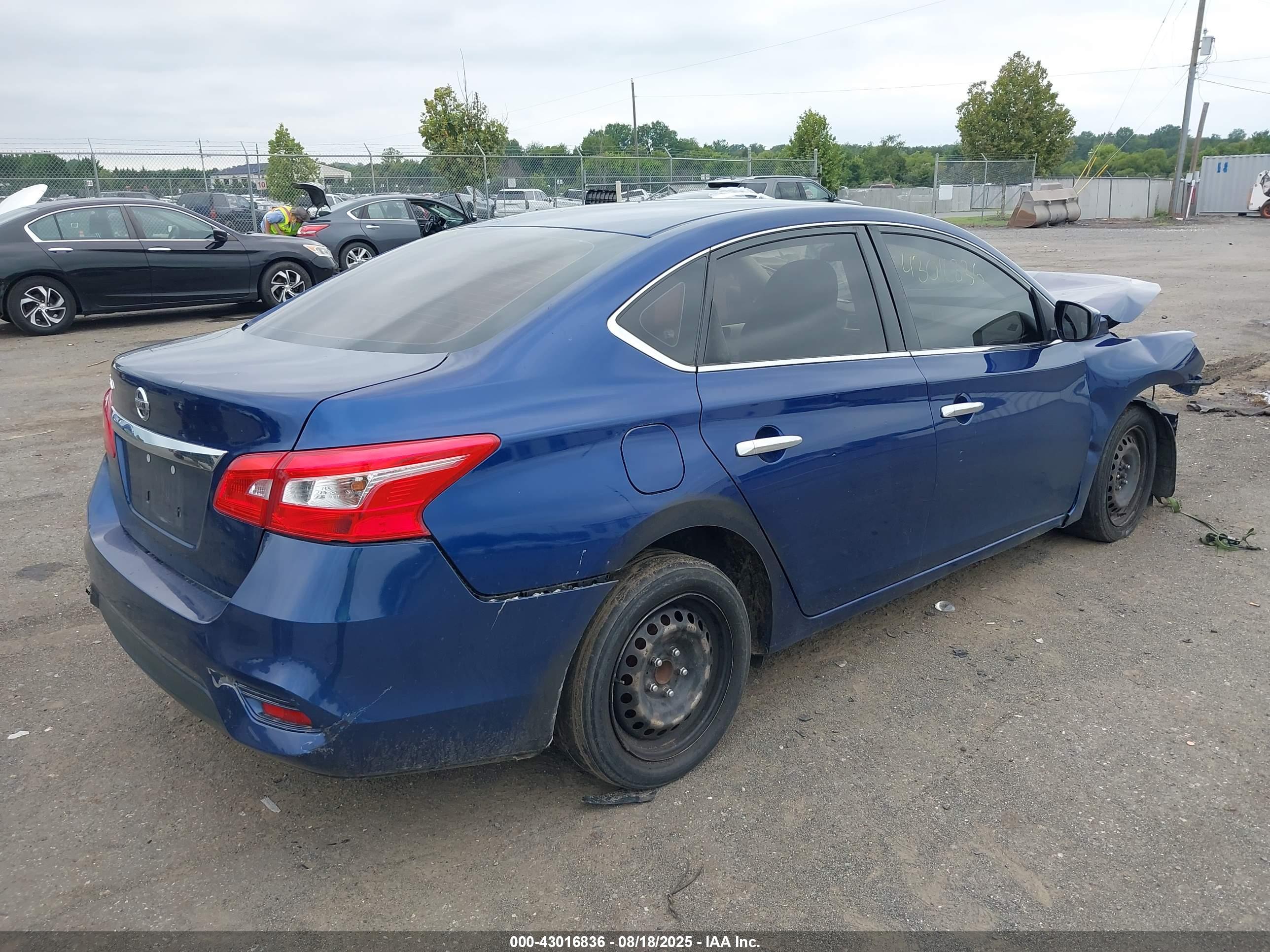 NISSAN SENTRA image 4
