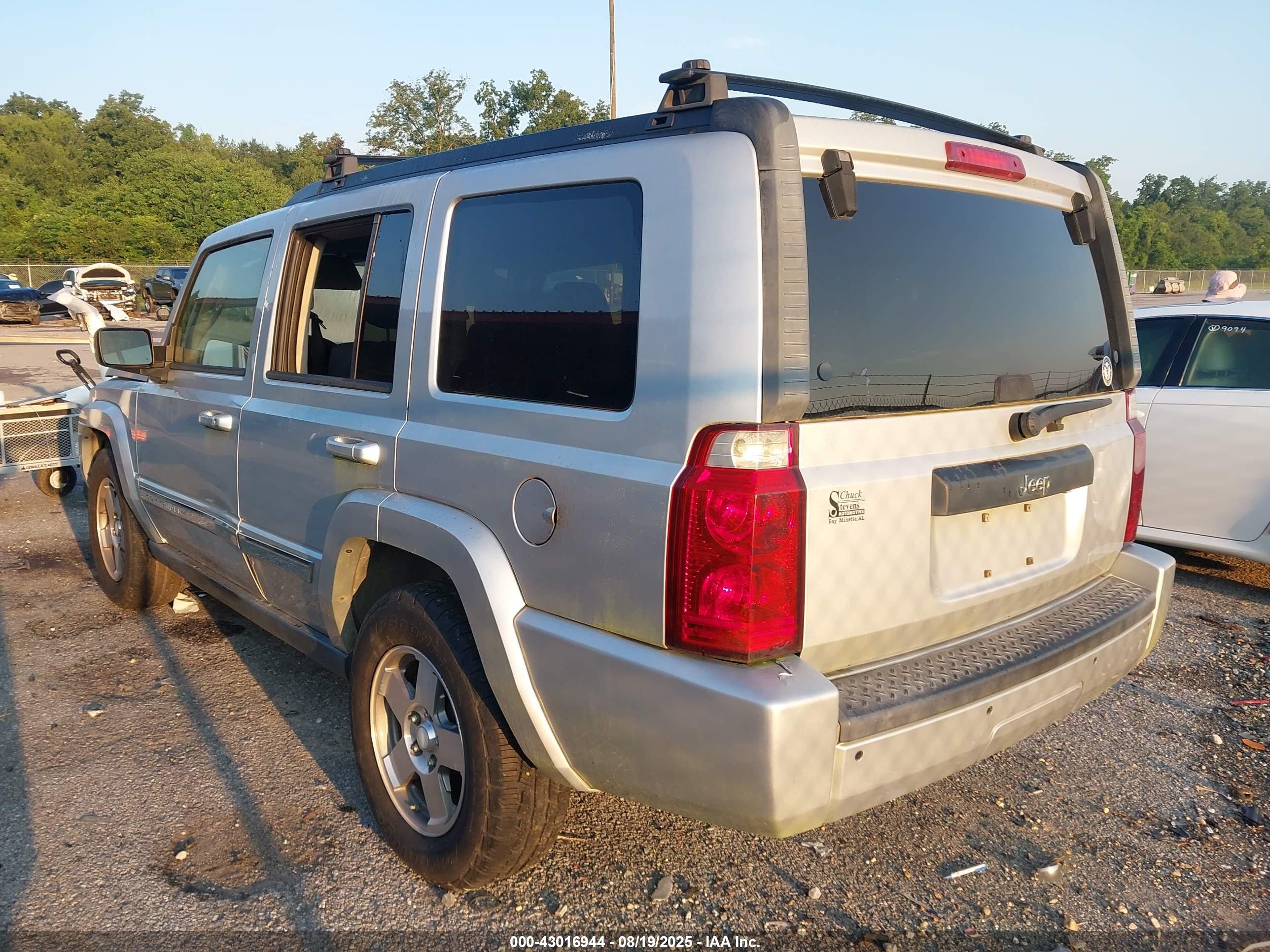 JEEP COMMANDER image 3