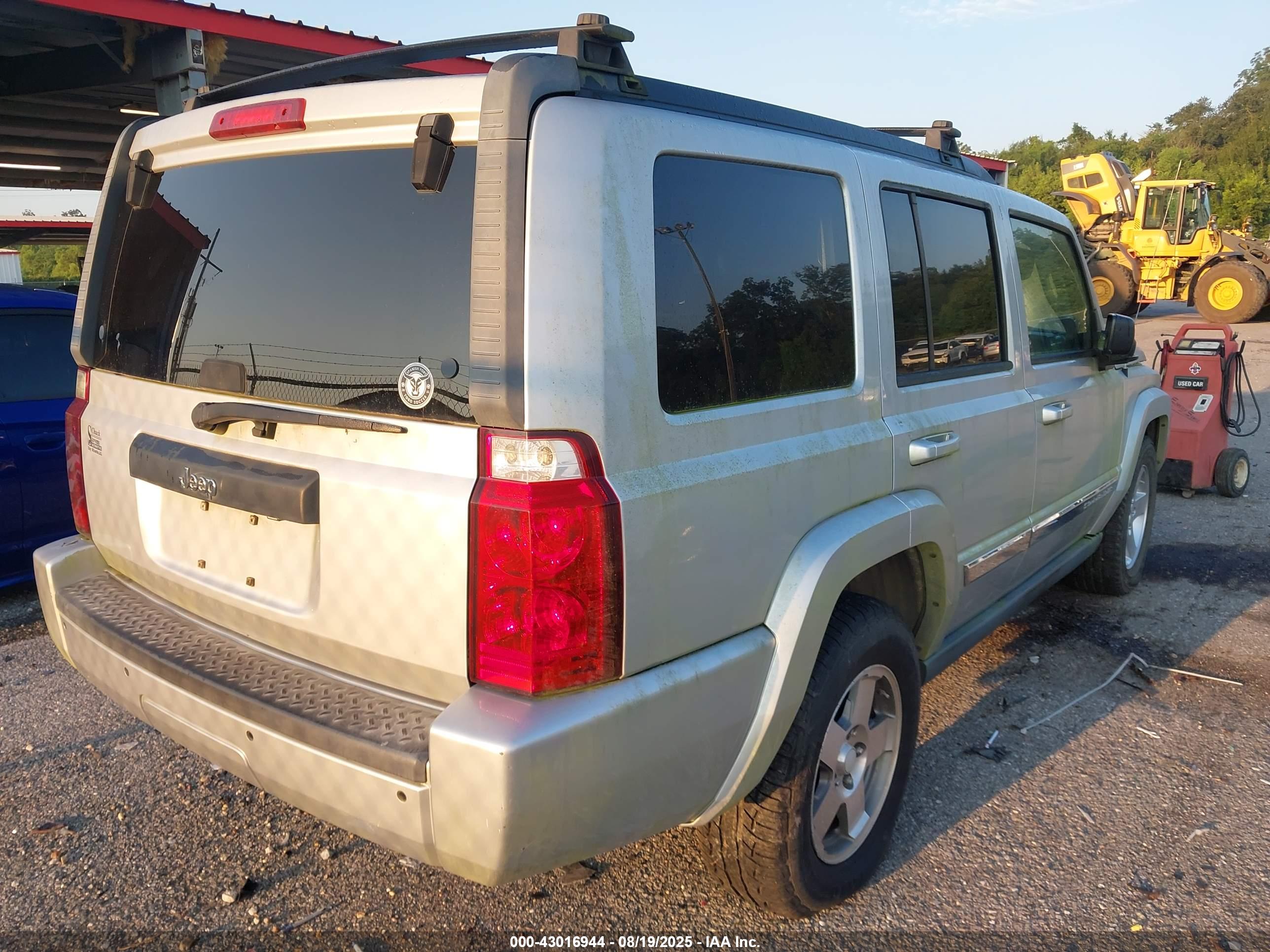 JEEP COMMANDER image 4