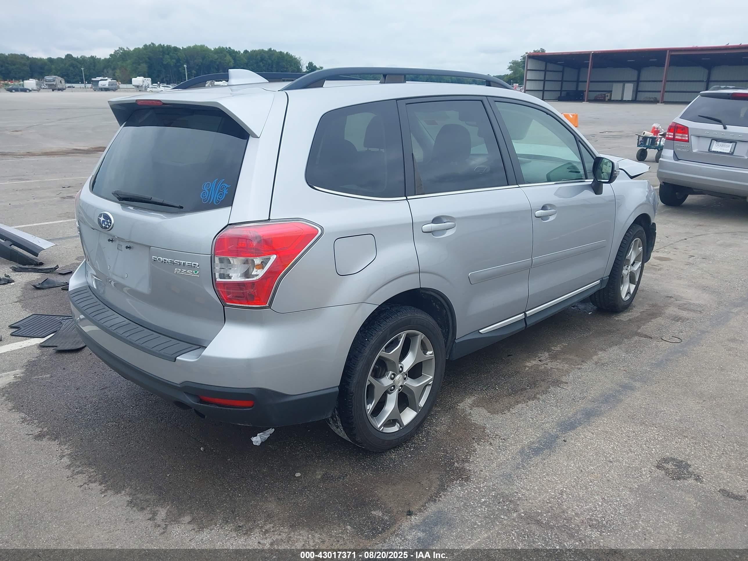 SUBARU FORESTER image 4