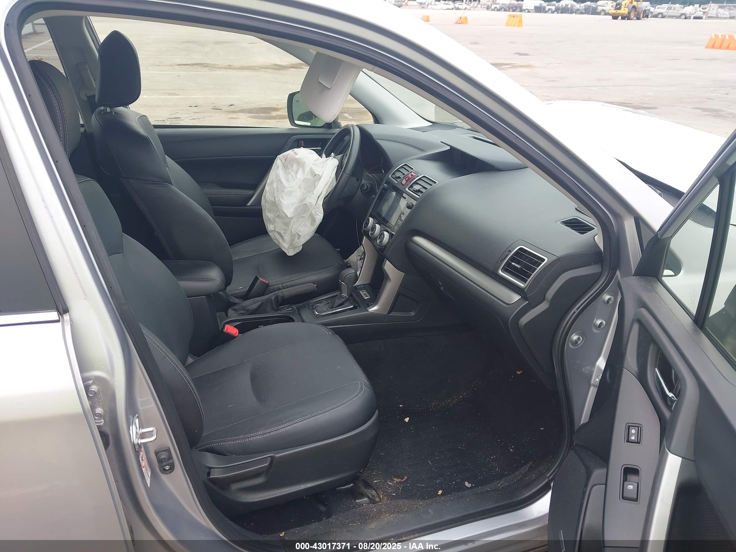 SUBARU FORESTER image 5
