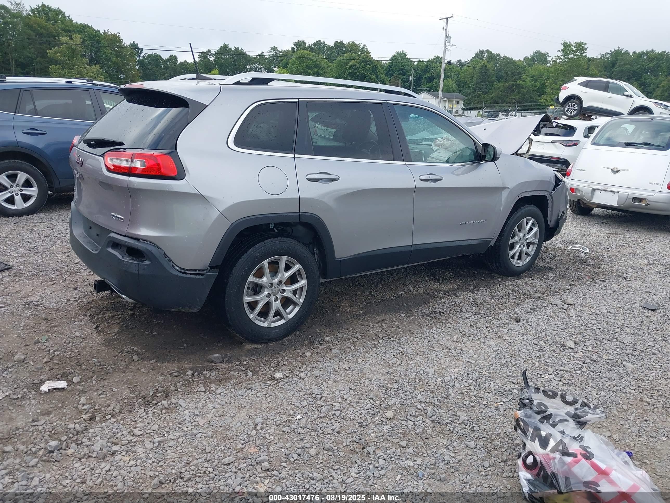 JEEP CHEROKEE image 4