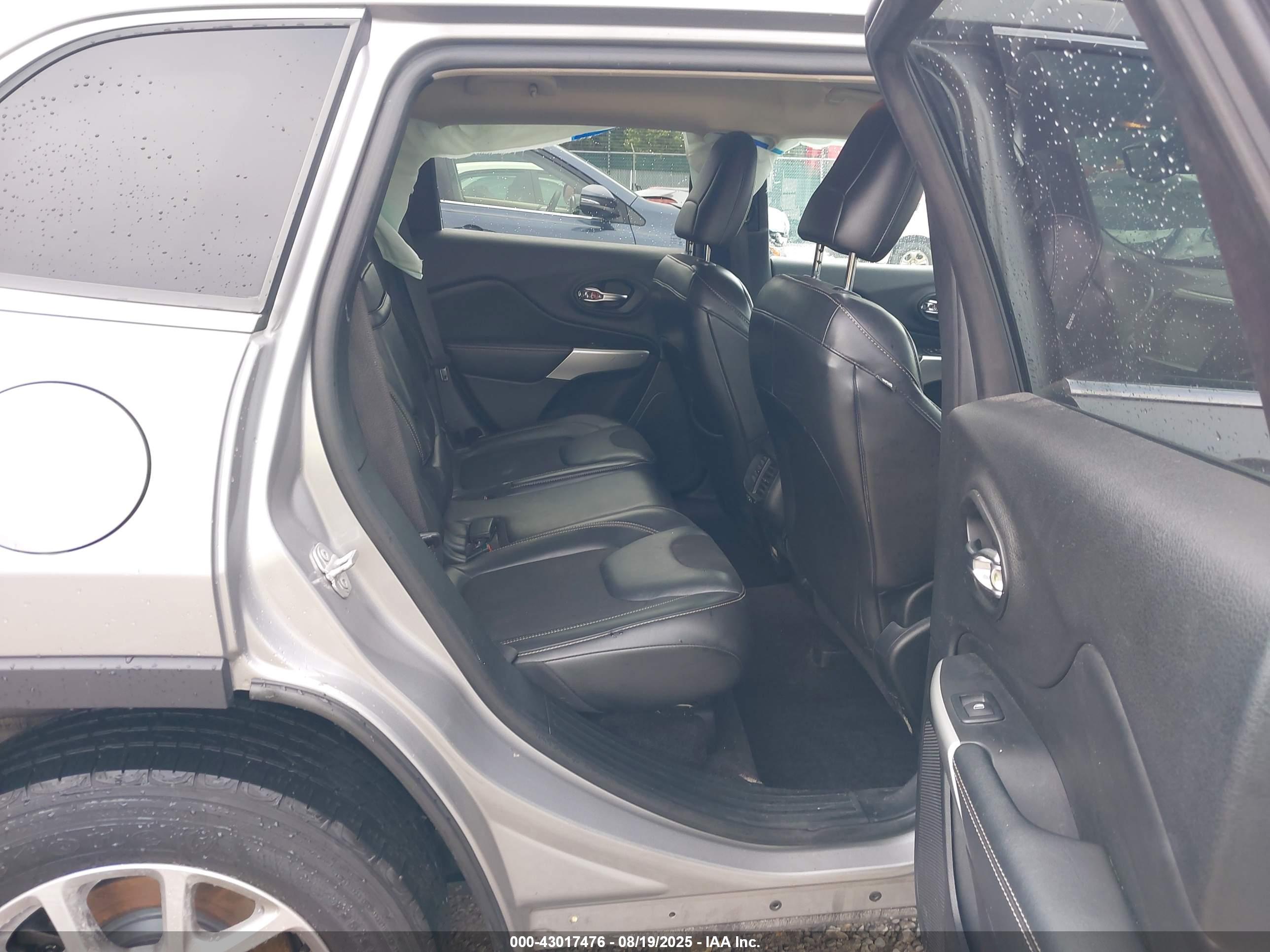 JEEP CHEROKEE image 8