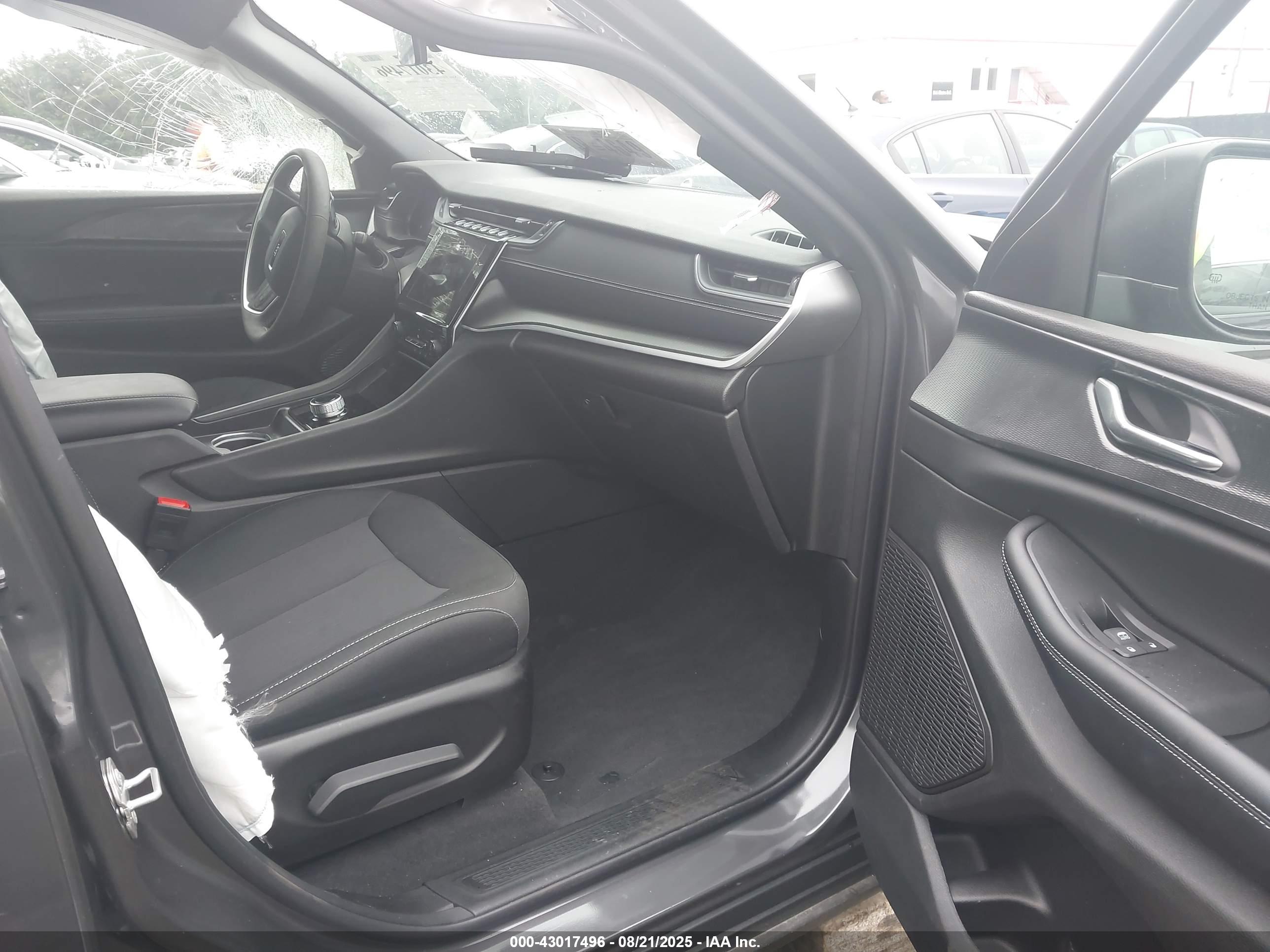 JEEP GRAND image 5