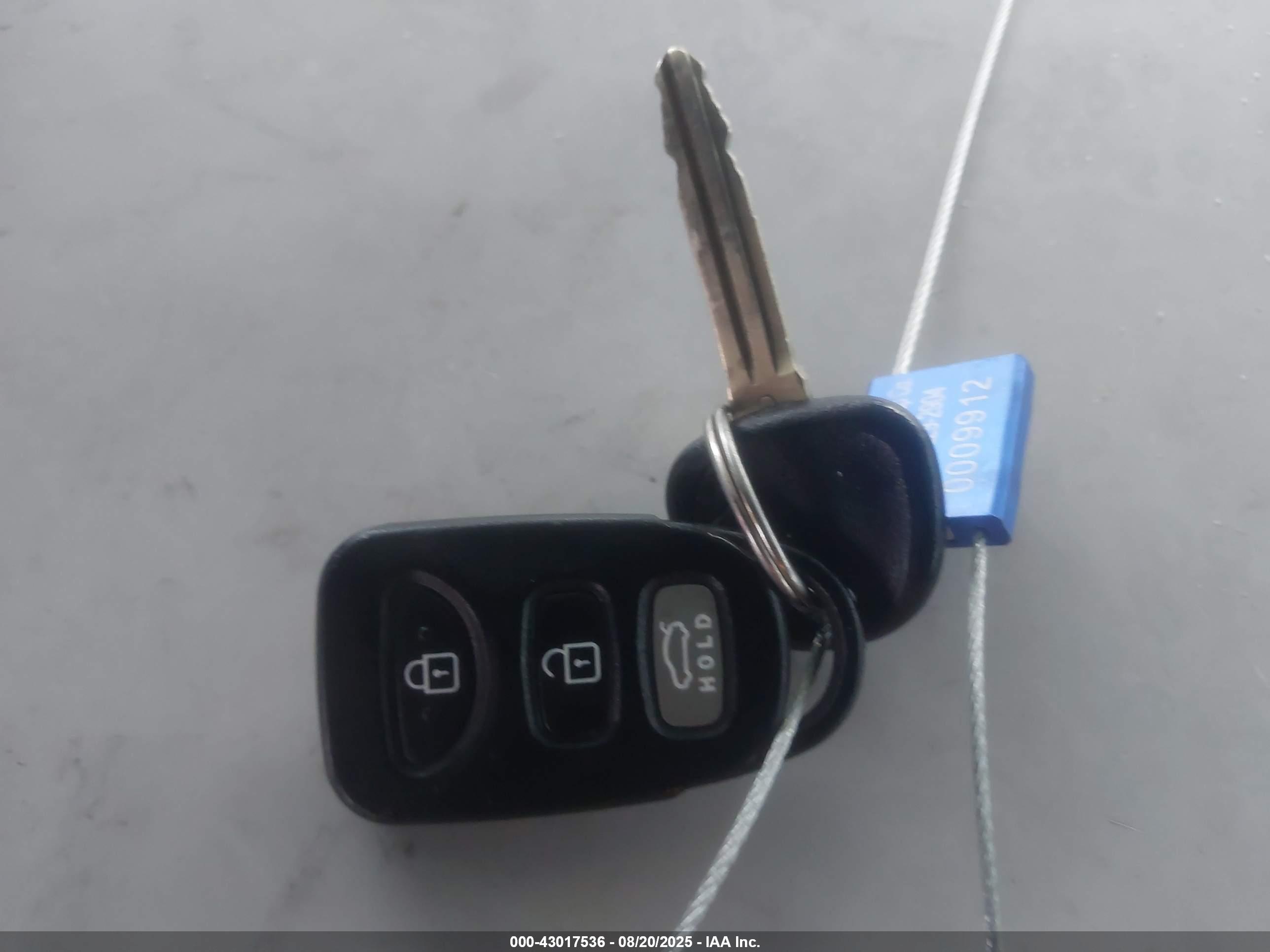 HYUNDAI ELANTRA image 11