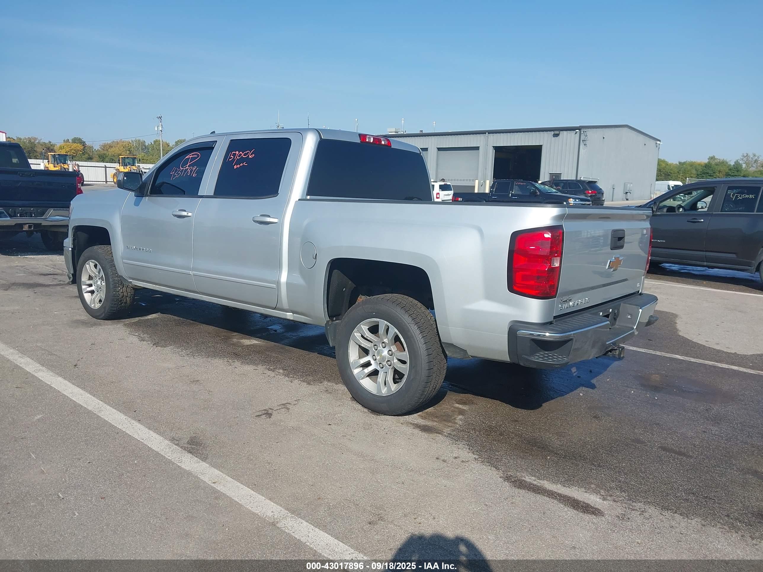 CHEVROLET SILVERADO image 3