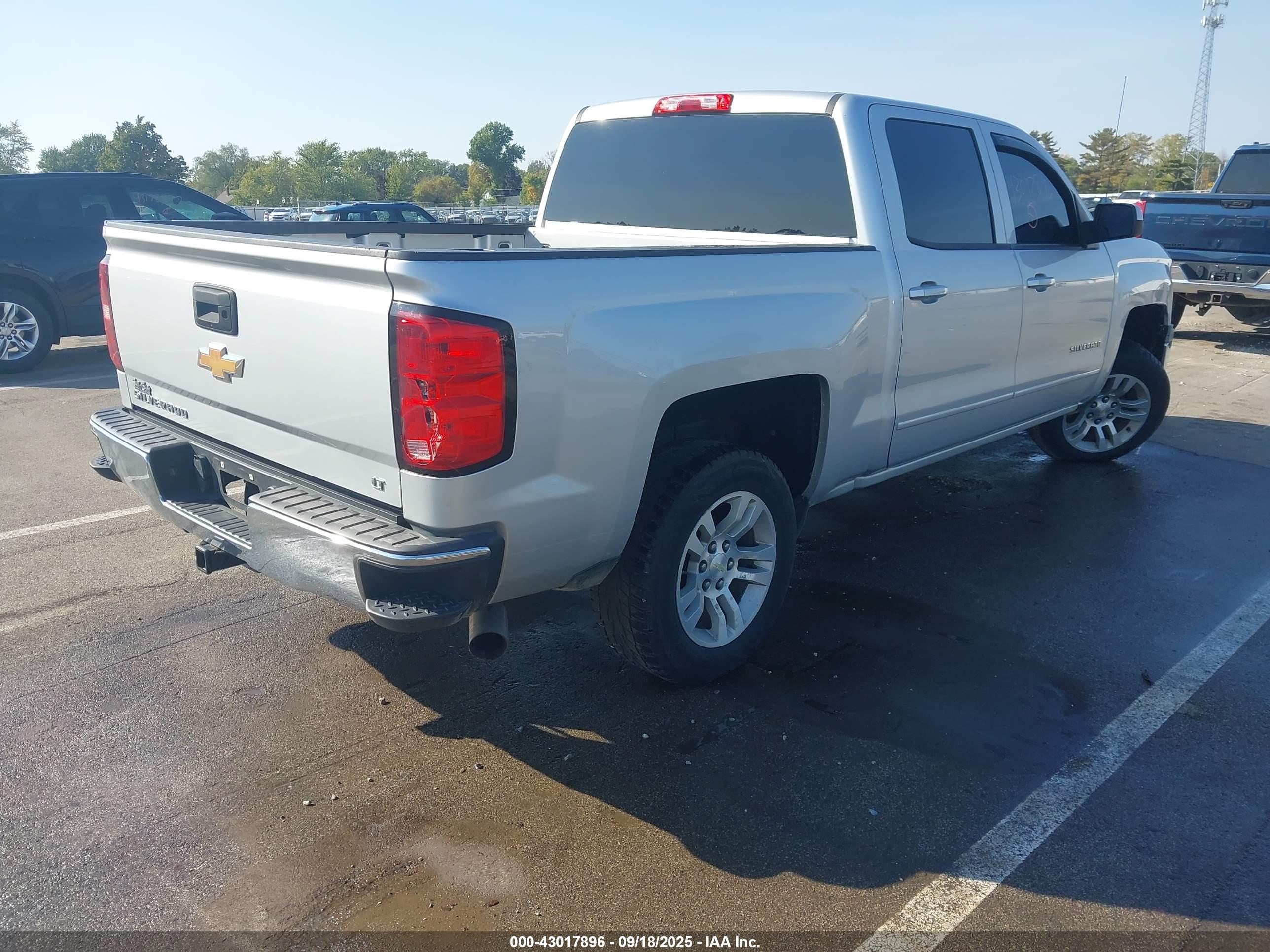CHEVROLET SILVERADO image 4