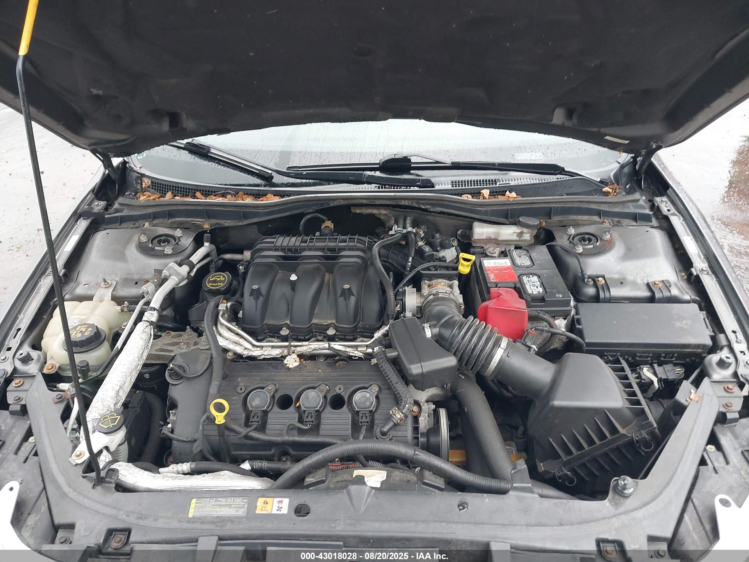FORD FUSION image 10