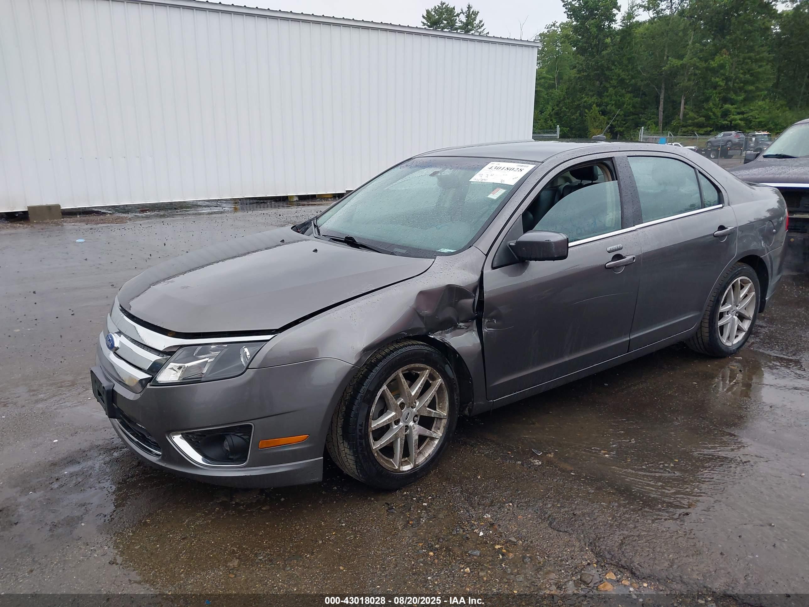 FORD FUSION image 2