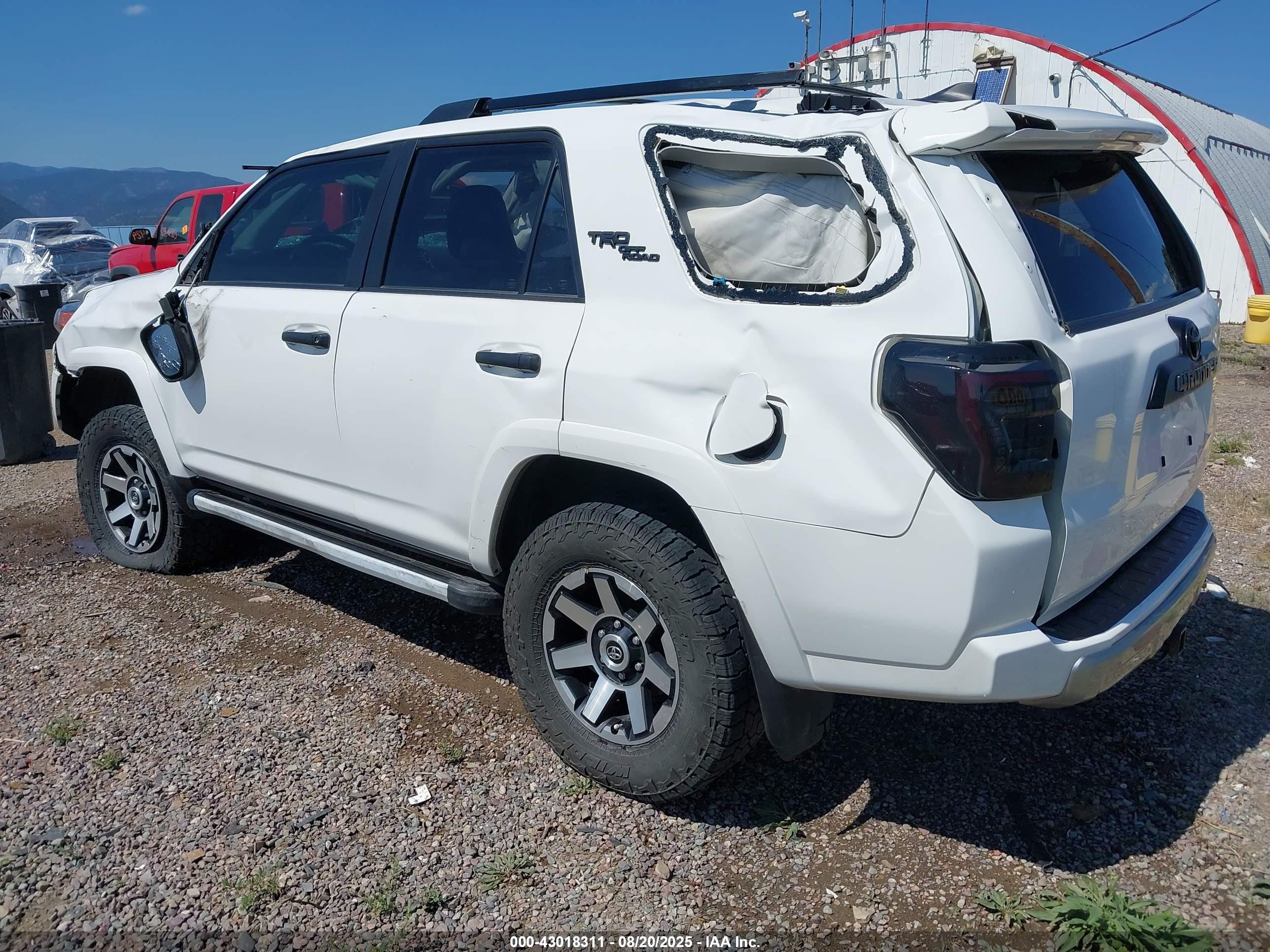 TOYOTA 4RUNNER image 3