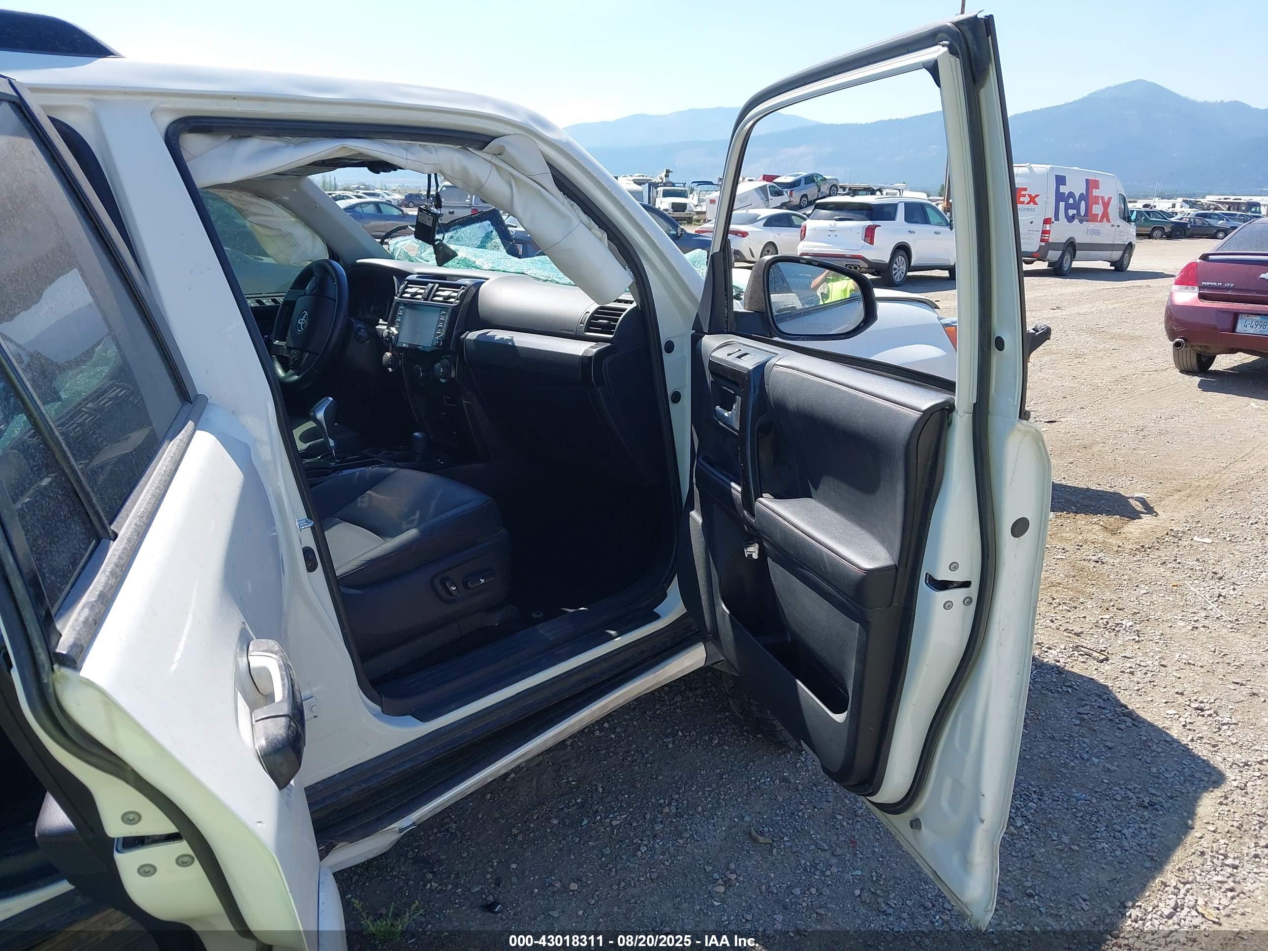 TOYOTA 4RUNNER image 5