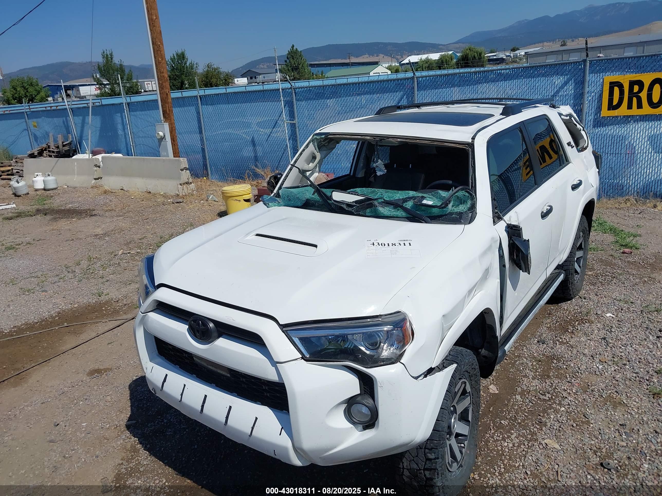 TOYOTA 4RUNNER image 6