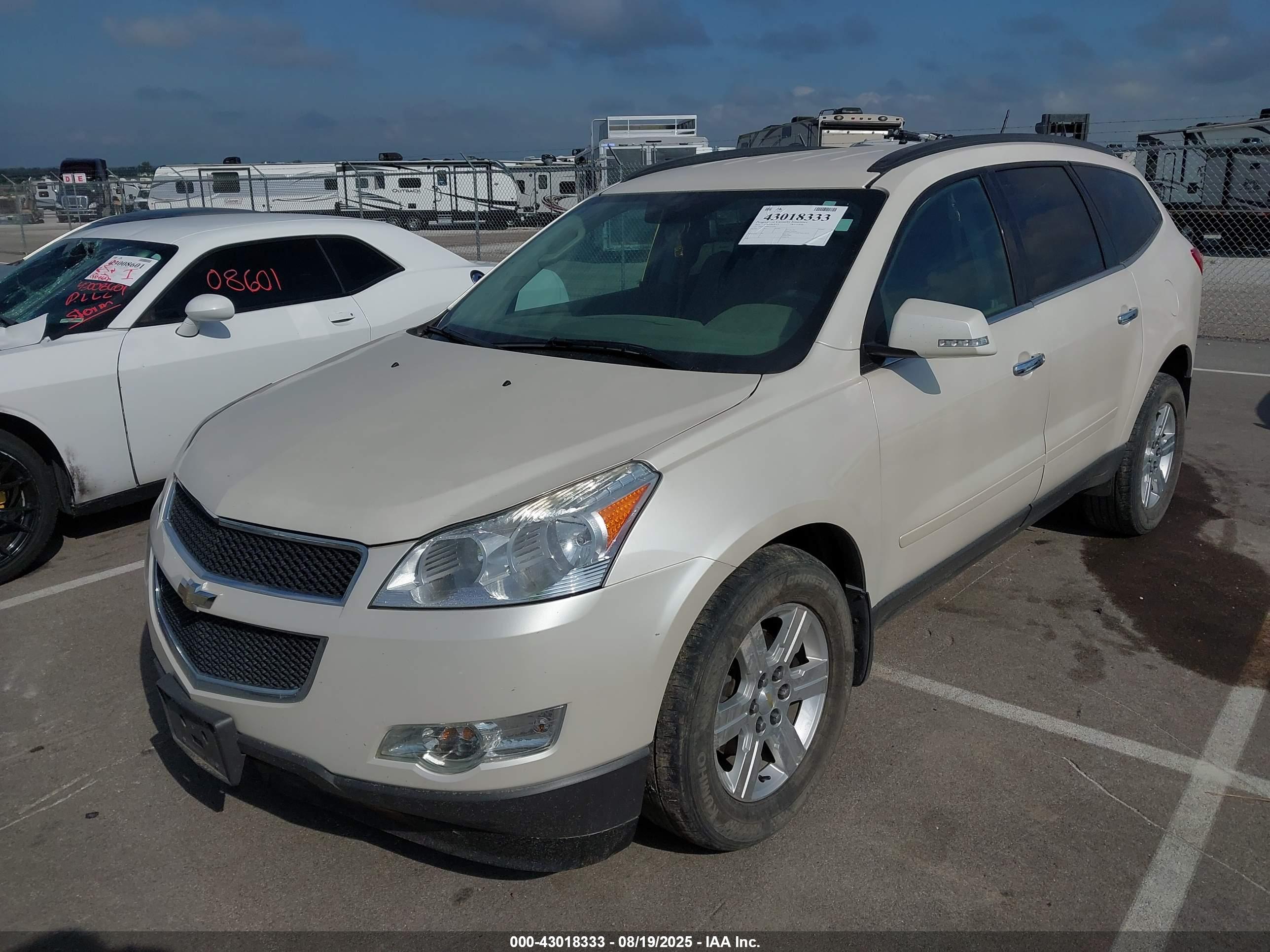 CHEVROLET TRAVERSE image 6