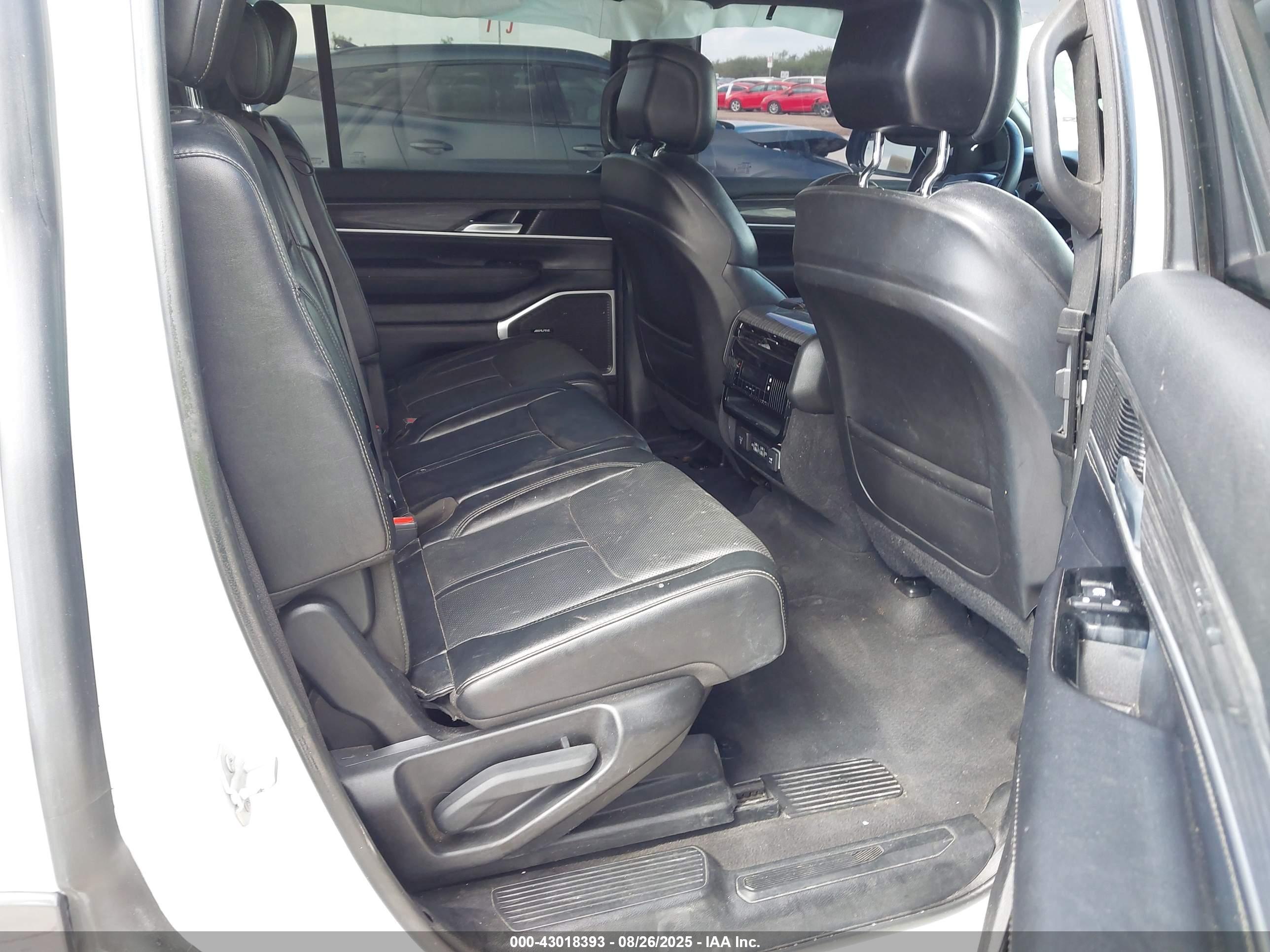 JEEP WAGONEER image 8
