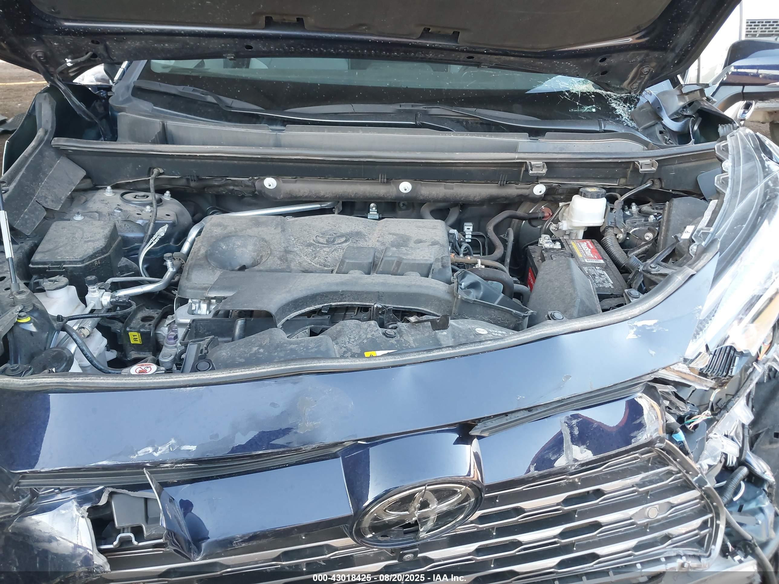 TOYOTA RAV4 image 10