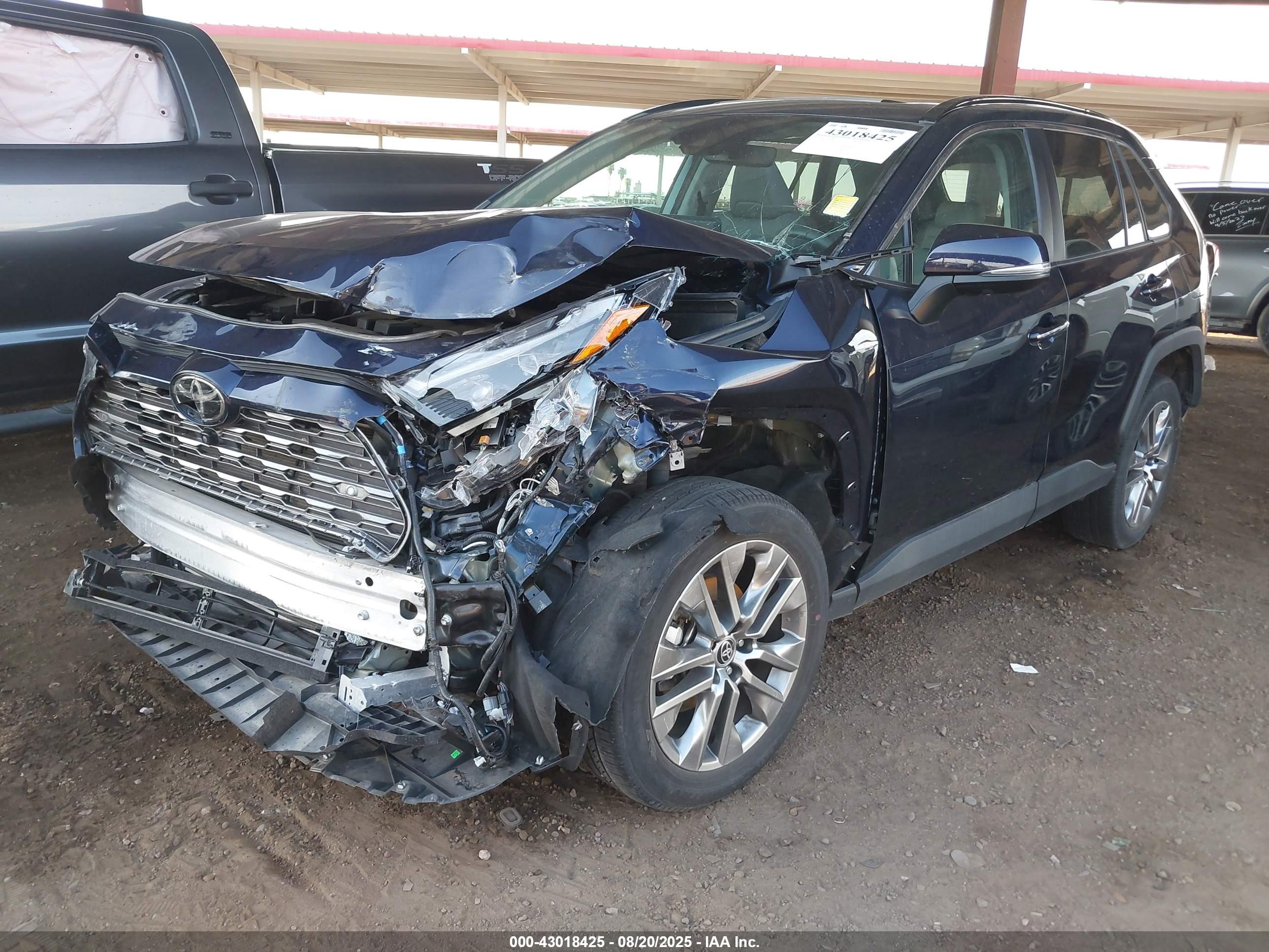 TOYOTA RAV4 image 2