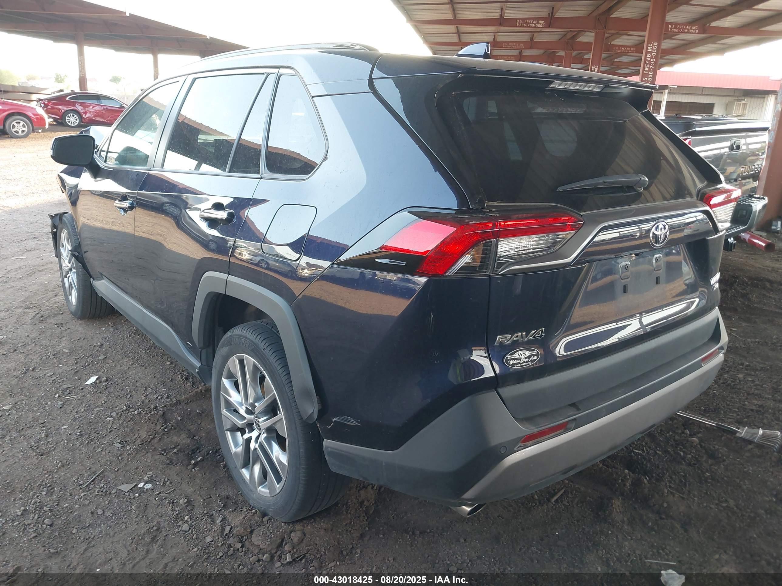 TOYOTA RAV4 image 3