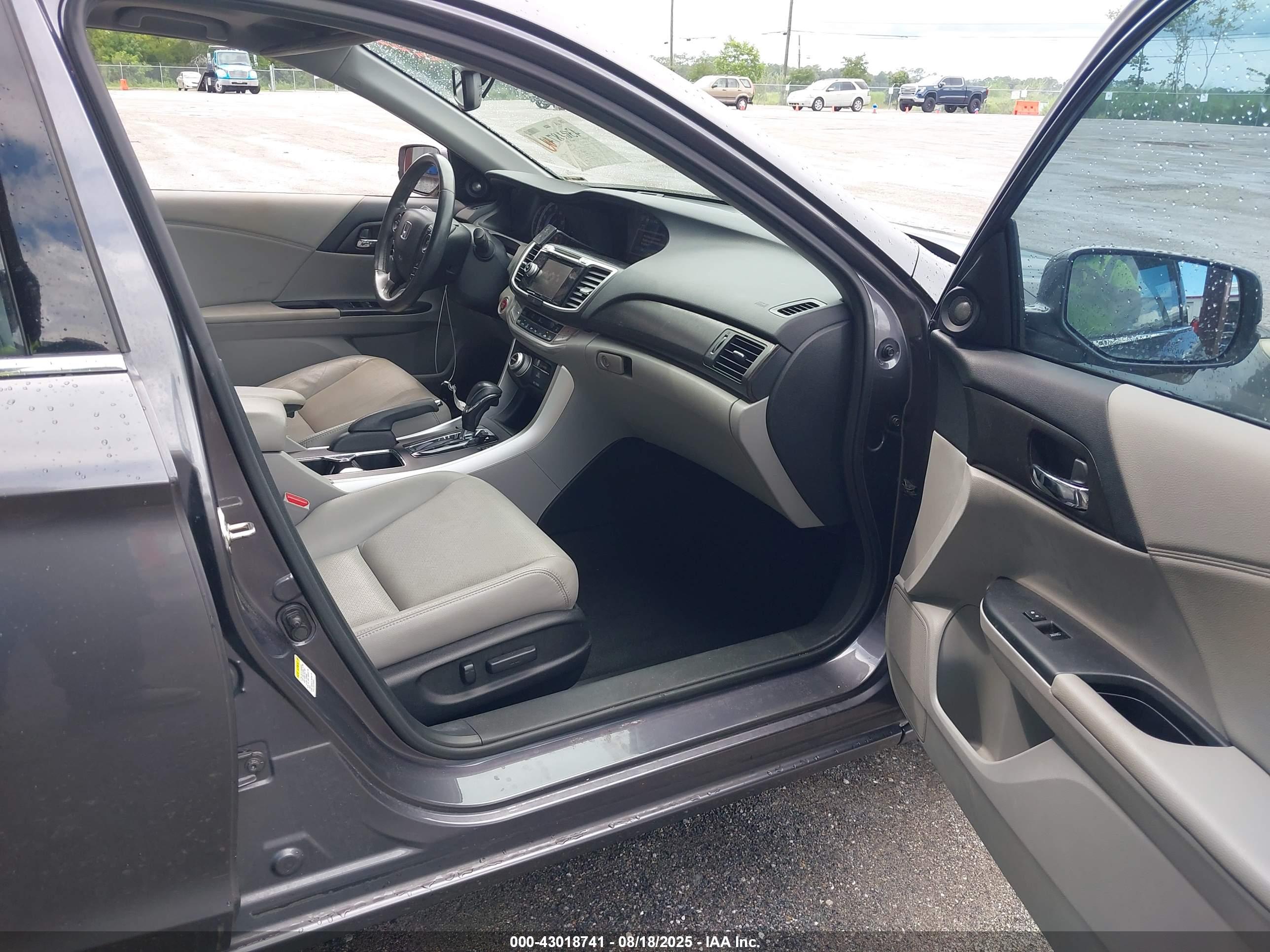 HONDA ACCORD image 5