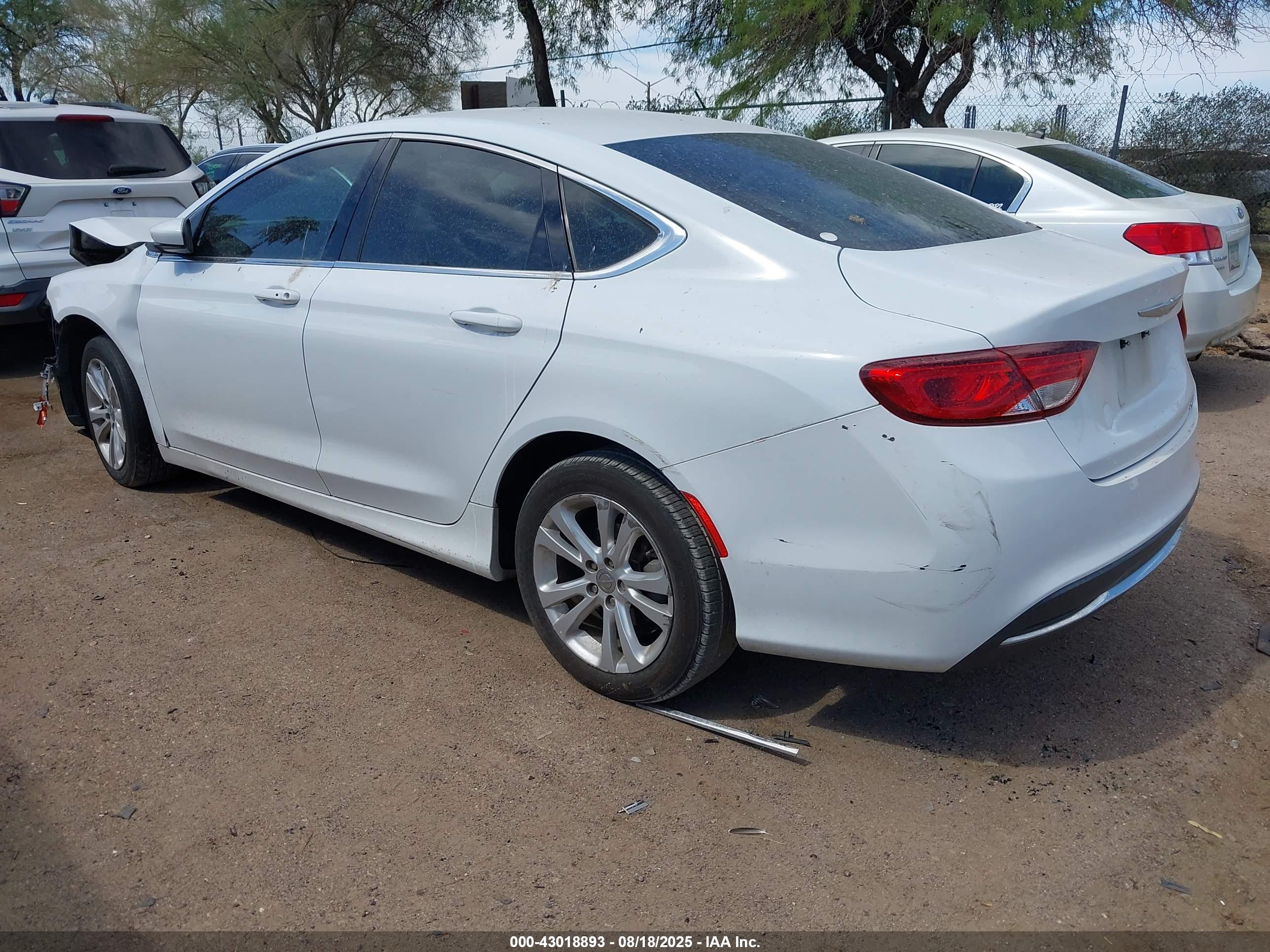 CHRYSLER 200 image 3