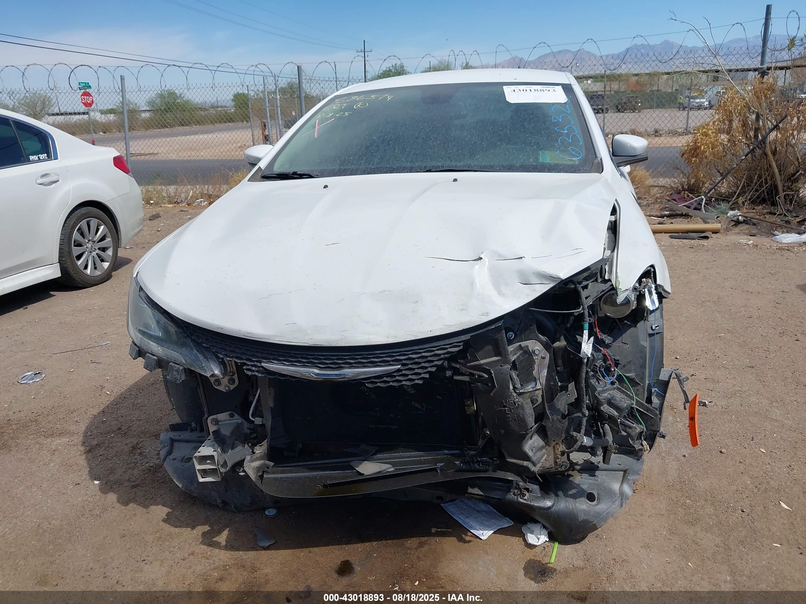 CHRYSLER 200 image 6